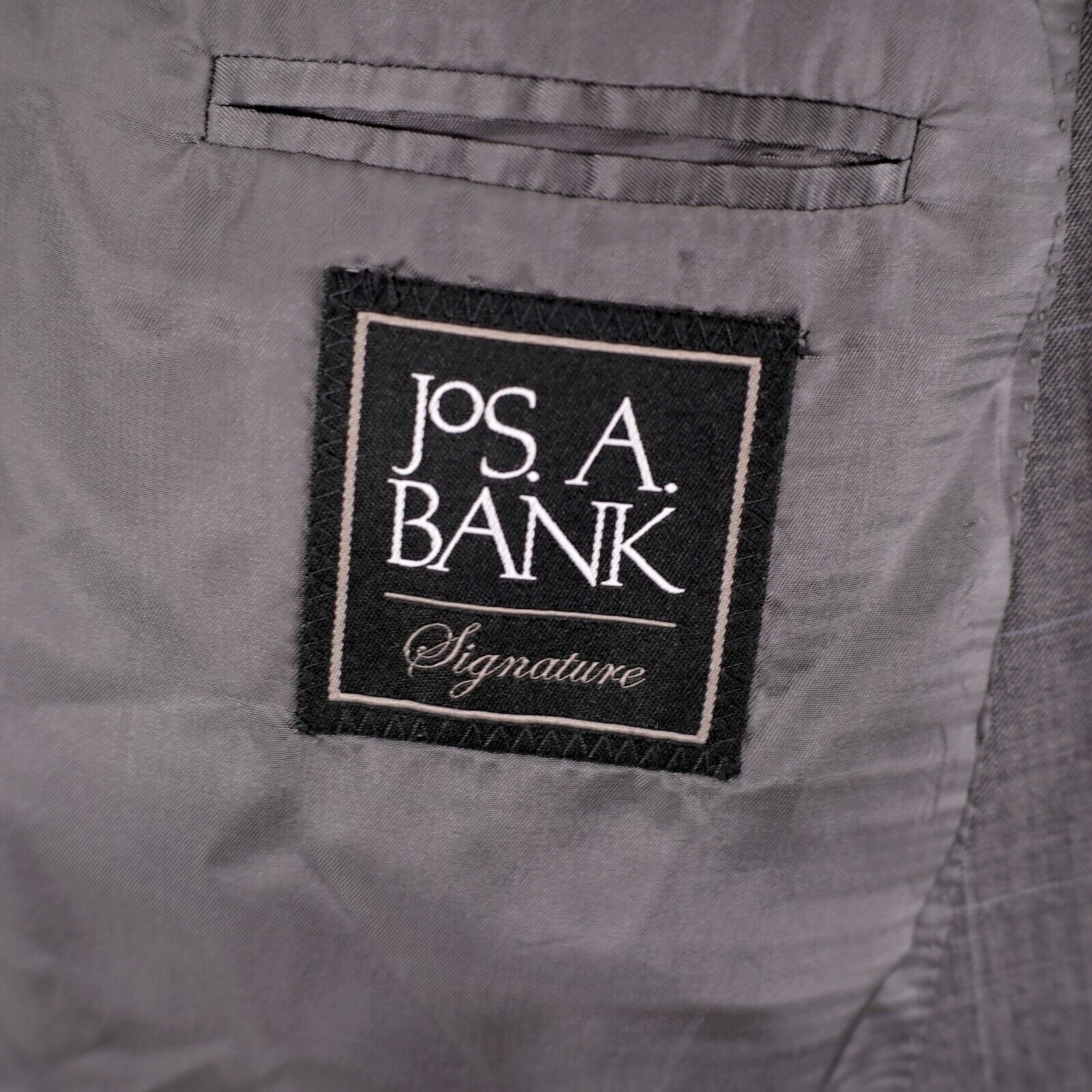 Jos. A. Bank Jos A Bank Signature Tailored Fit Wool 2 Button 2 Piece Suit Size 44R - 11 Thumbnail