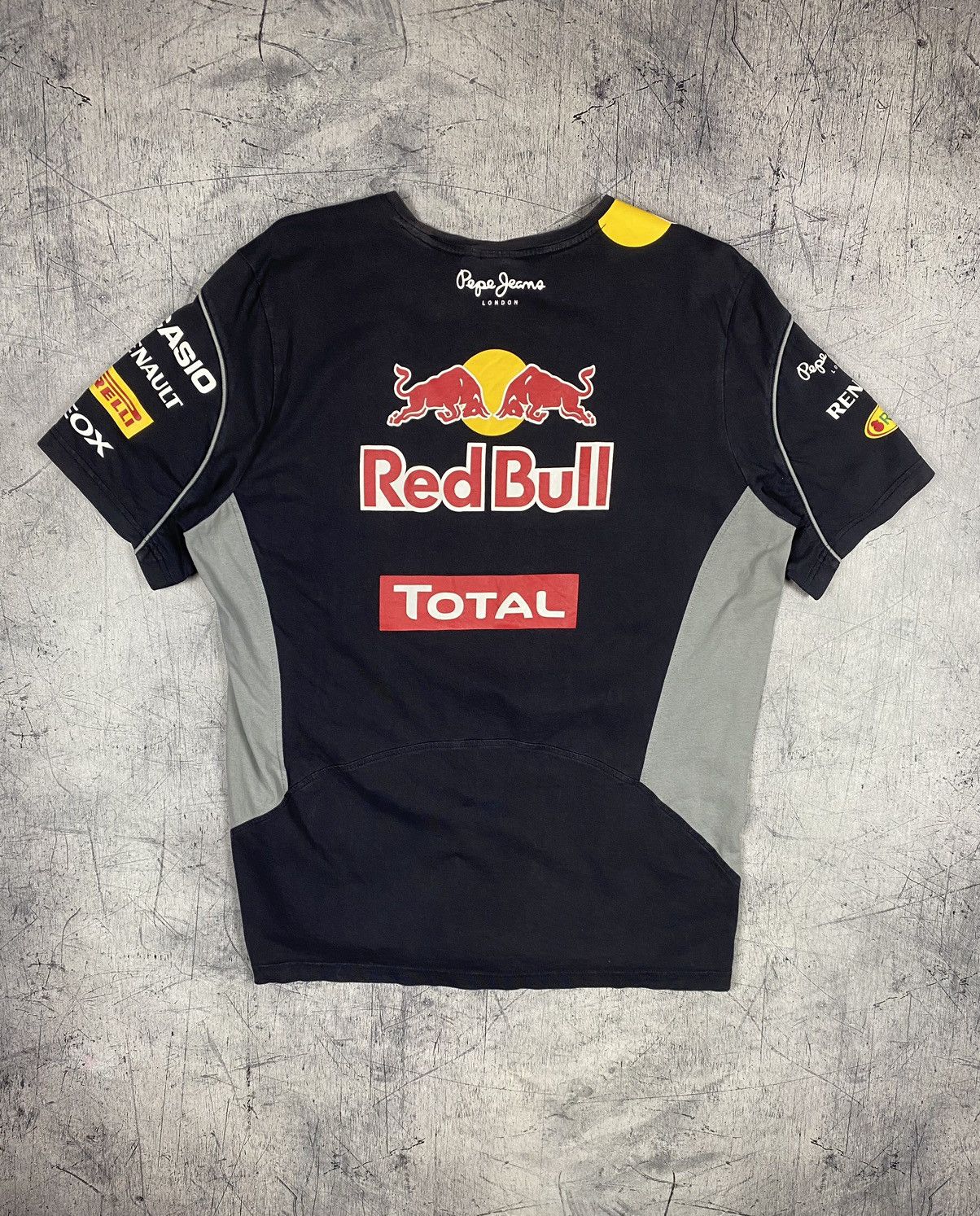 Pepe Jeans × Red Bull Pepe Jeans Red Bull Racing Infinity Pirelli Tee T Shirt Size US XL / EU 56 / 4 - 14 Thumbnail
