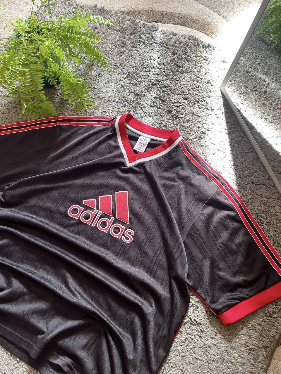 Adidas × Vintage Adidas T-Shirt Vintage Streetwear Jersey Big Logo Rare Y2k Size US XL / EU 56 / 4 - 4 Thumbnail