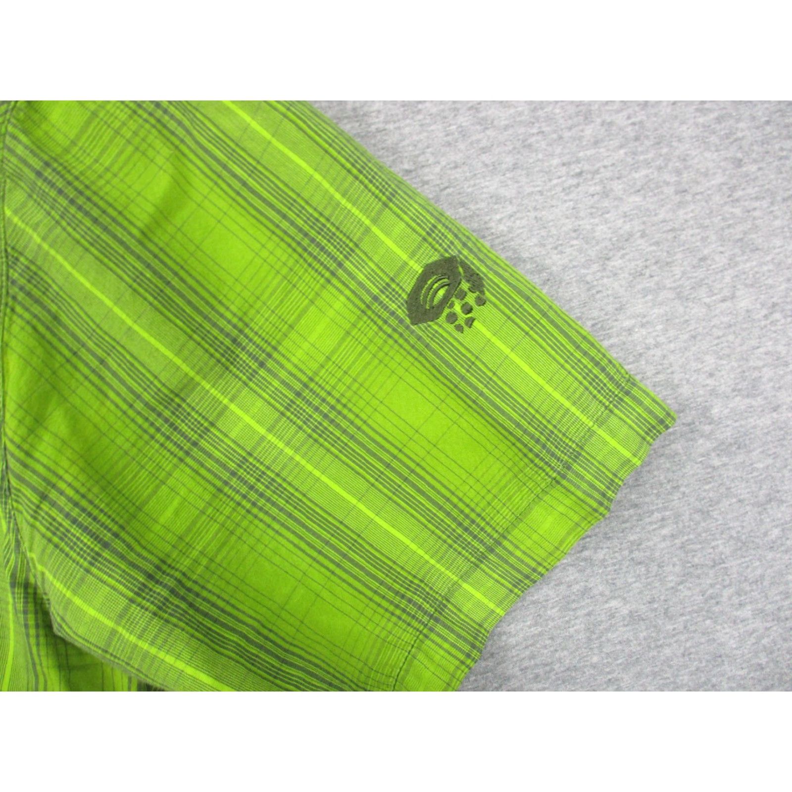 Mountain Hardwear Mountain Hardwear Shirt Large Men's Vented Button Up Fishing Green Plaid Size US L / EU 52-54 / 3 - 3 Thumbnail