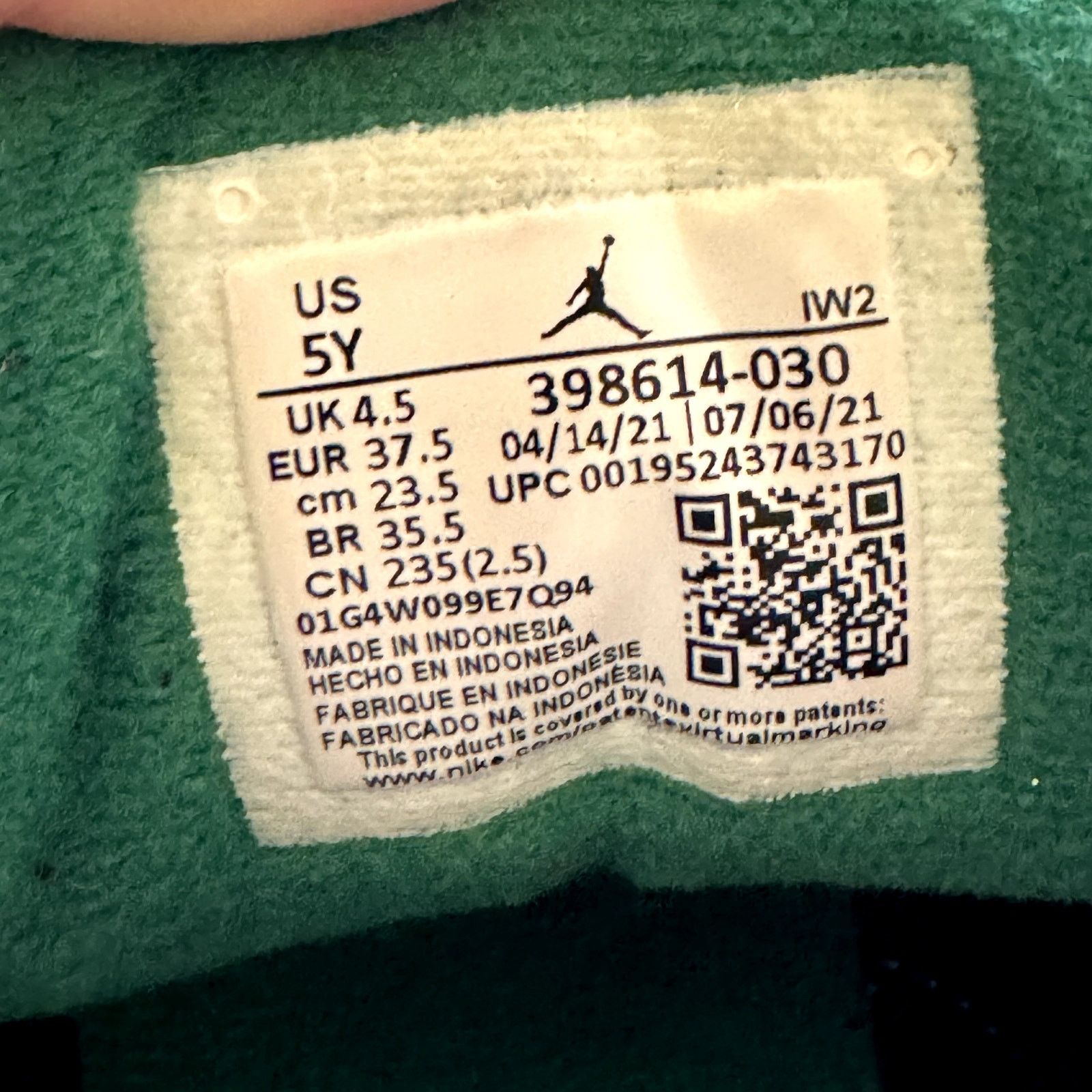 Jordan Brand × Nike Size 5 - Nike Air Jordan 3 Retro GS Pine Green Men's Shoes Size US 5 / EU 37 - 8 Thumbnail
