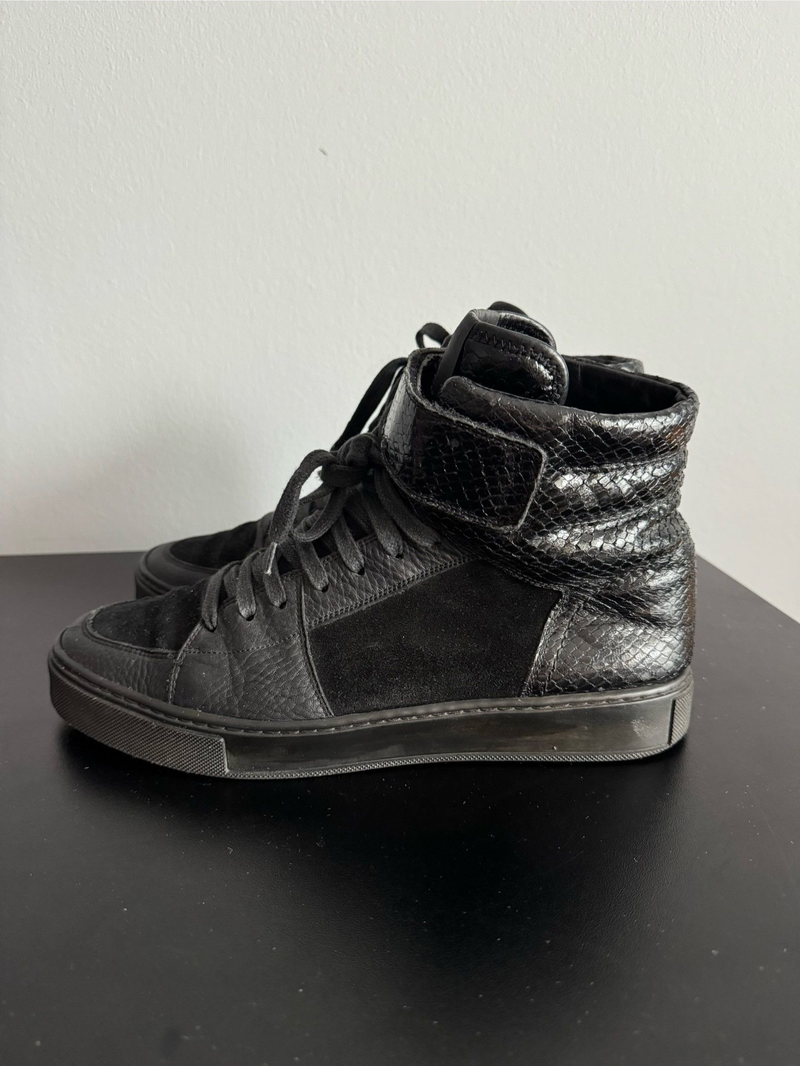 Yves Saint Laurent Saint Laurent mens high top embroidered logo