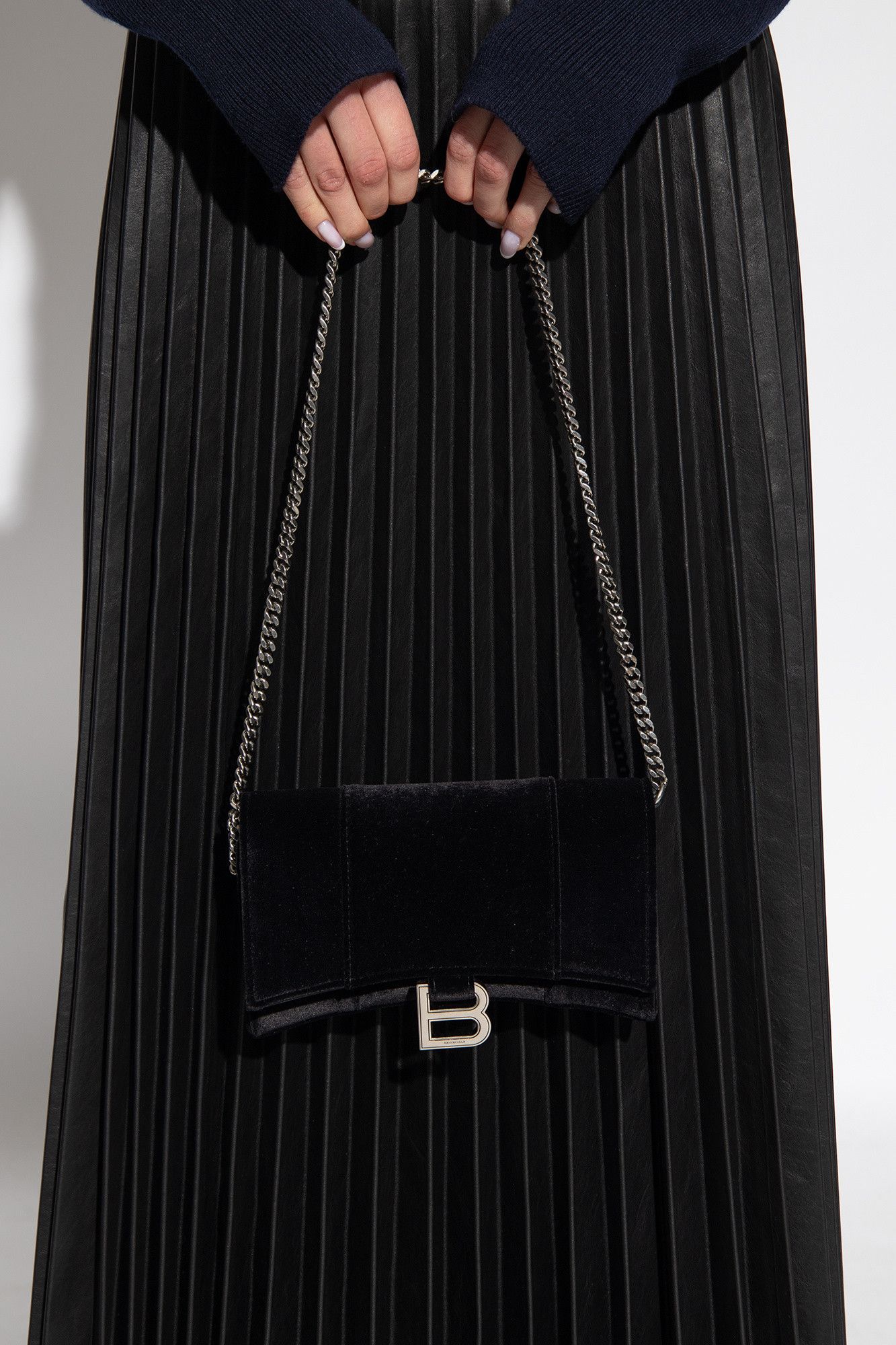 Balenciaga o1bcso1str0924 Size: OS / Hourglass Bag in Black Size ONE SIZE - 3 Thumbnail