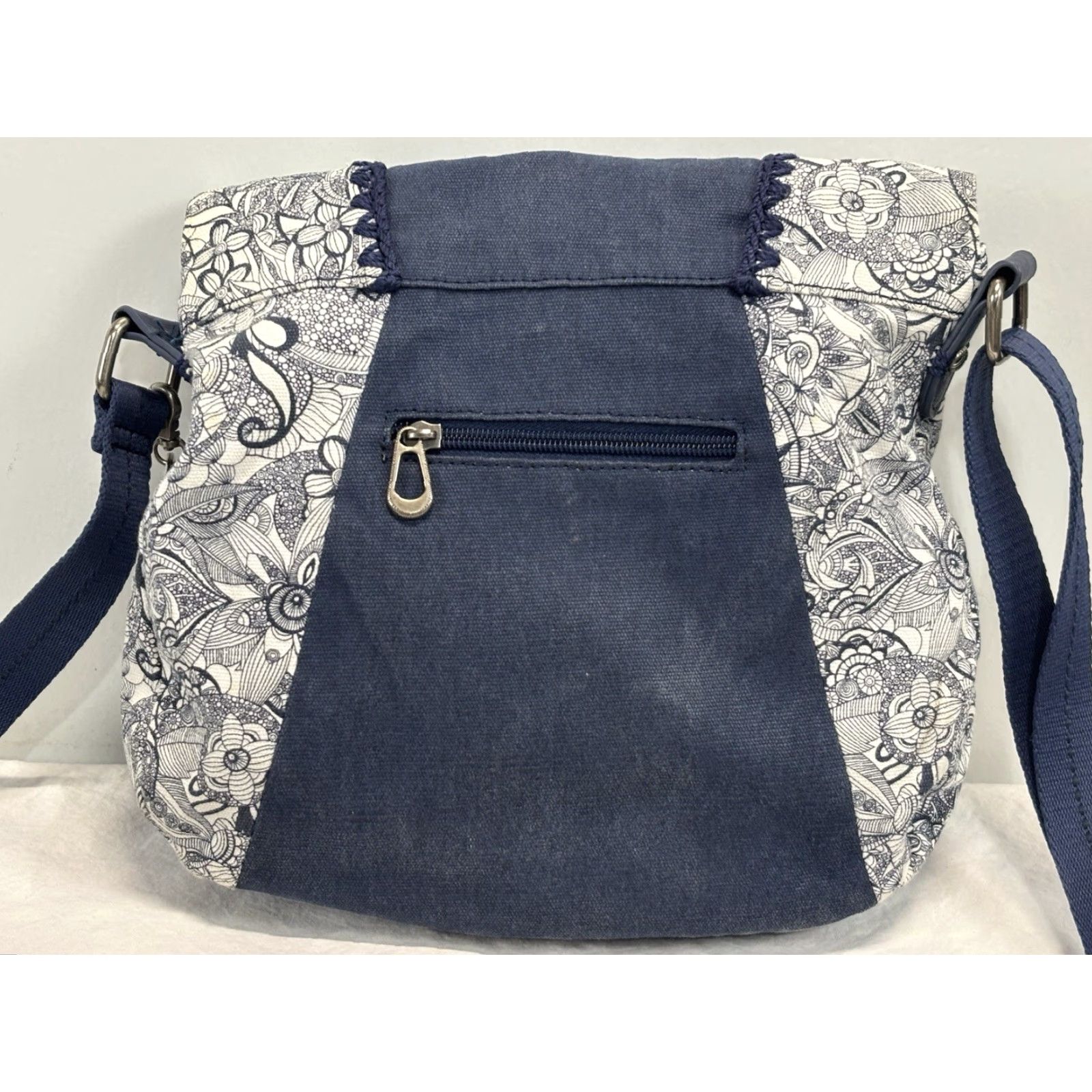 Vintage SAKROOTS Crossbody Bag Charm Blue White Owl Tassel Size ONE SIZE - 4 Thumbnail