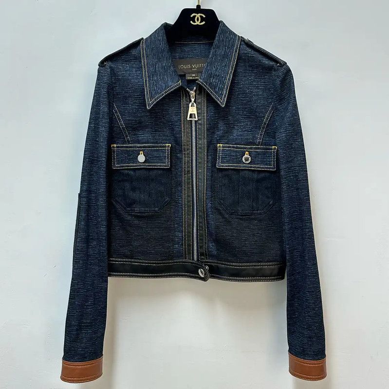 Louis Vuitton Louis Vuitton Women's Cropped Jacket in Deep Purple 0089 Size M / US 6-8 / IT 42-44 - 1 Thumbnail