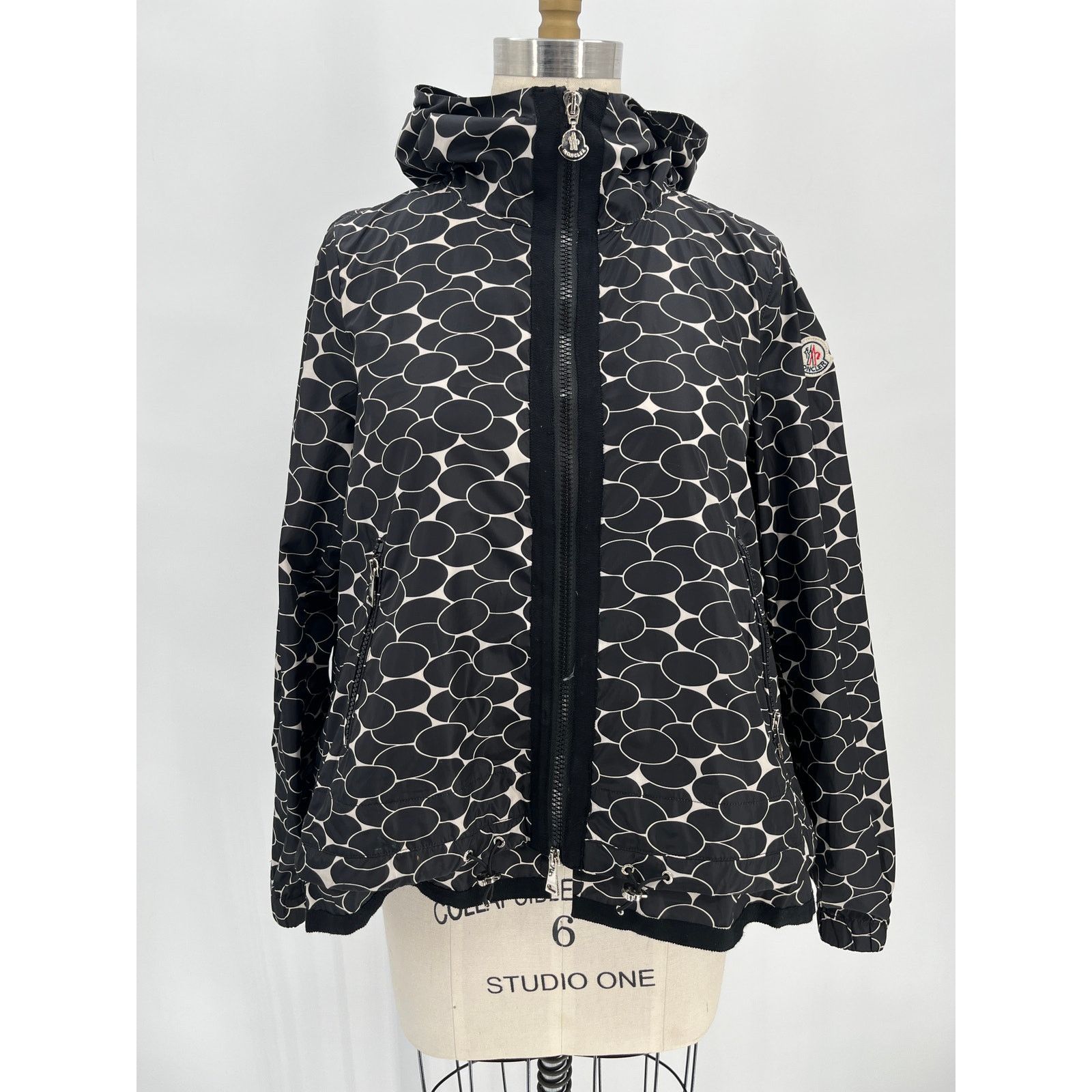 Moncler MONCLER 'Igelle' Cream Polyamide Down Jacket | Grailed