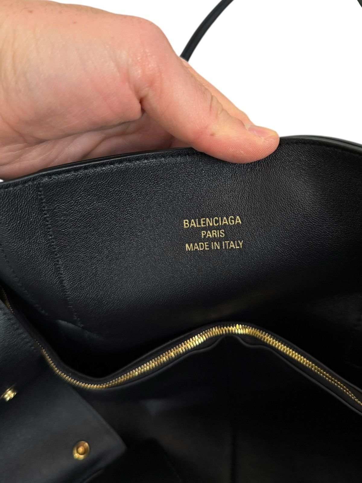 Balenciaga 2024 Runway Bel Air XL Carry All Black Leather Size ONE SIZE - 7 Thumbnail