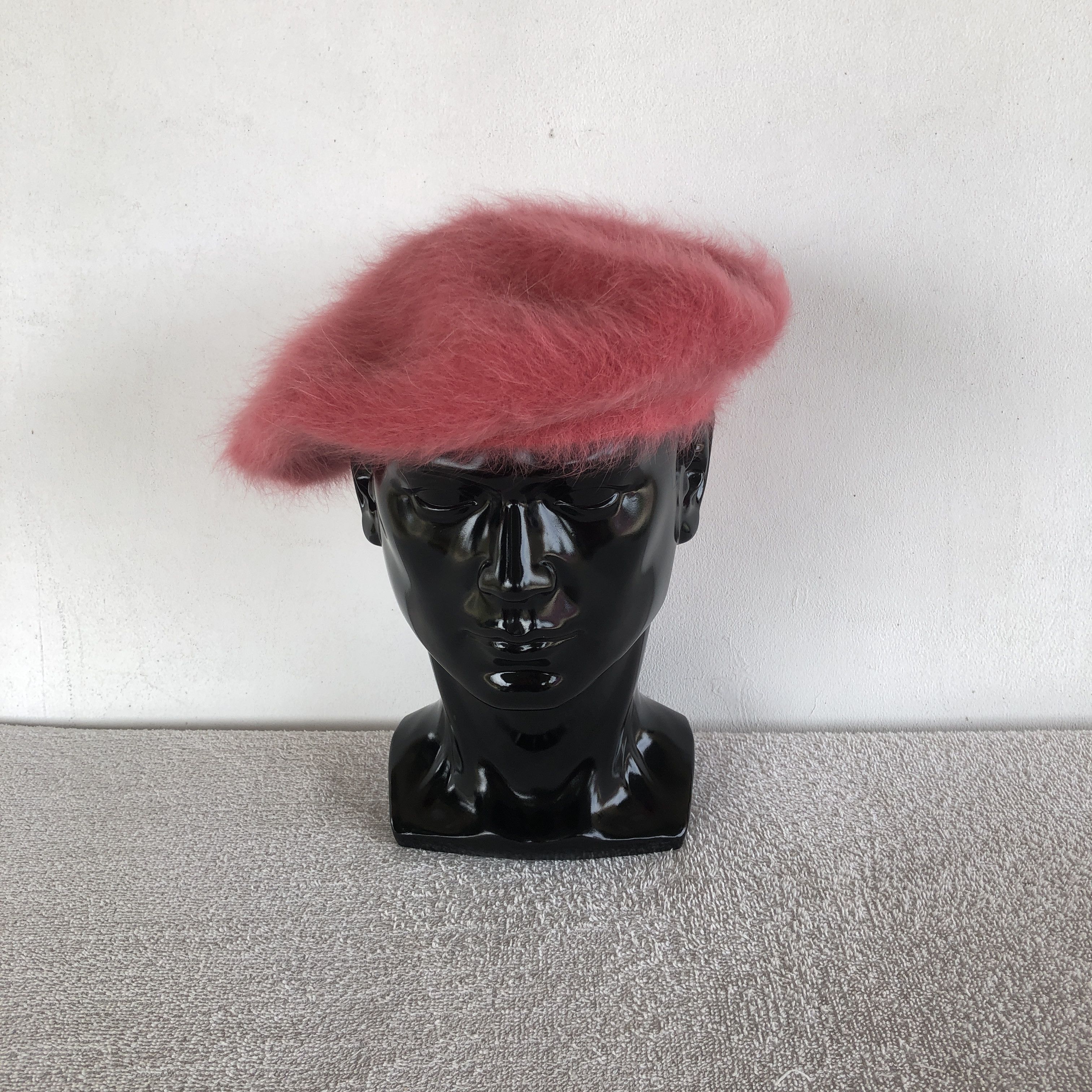 Japanese Brand Vintage Y2K Fur Mink Arts Beanie Snow Caps Hats Size ONE SIZE - 2 Thumbnail