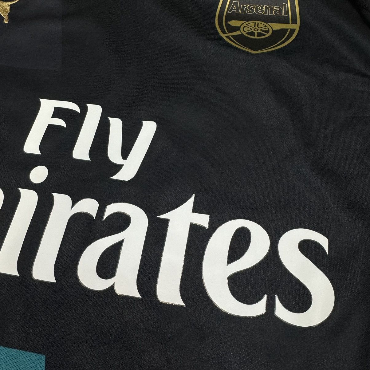 Puma Arsenal 15/16 C/L away shirt #11 ozil (bnwt) Size US M / EU 48-50 / 2 - 5 Thumbnail