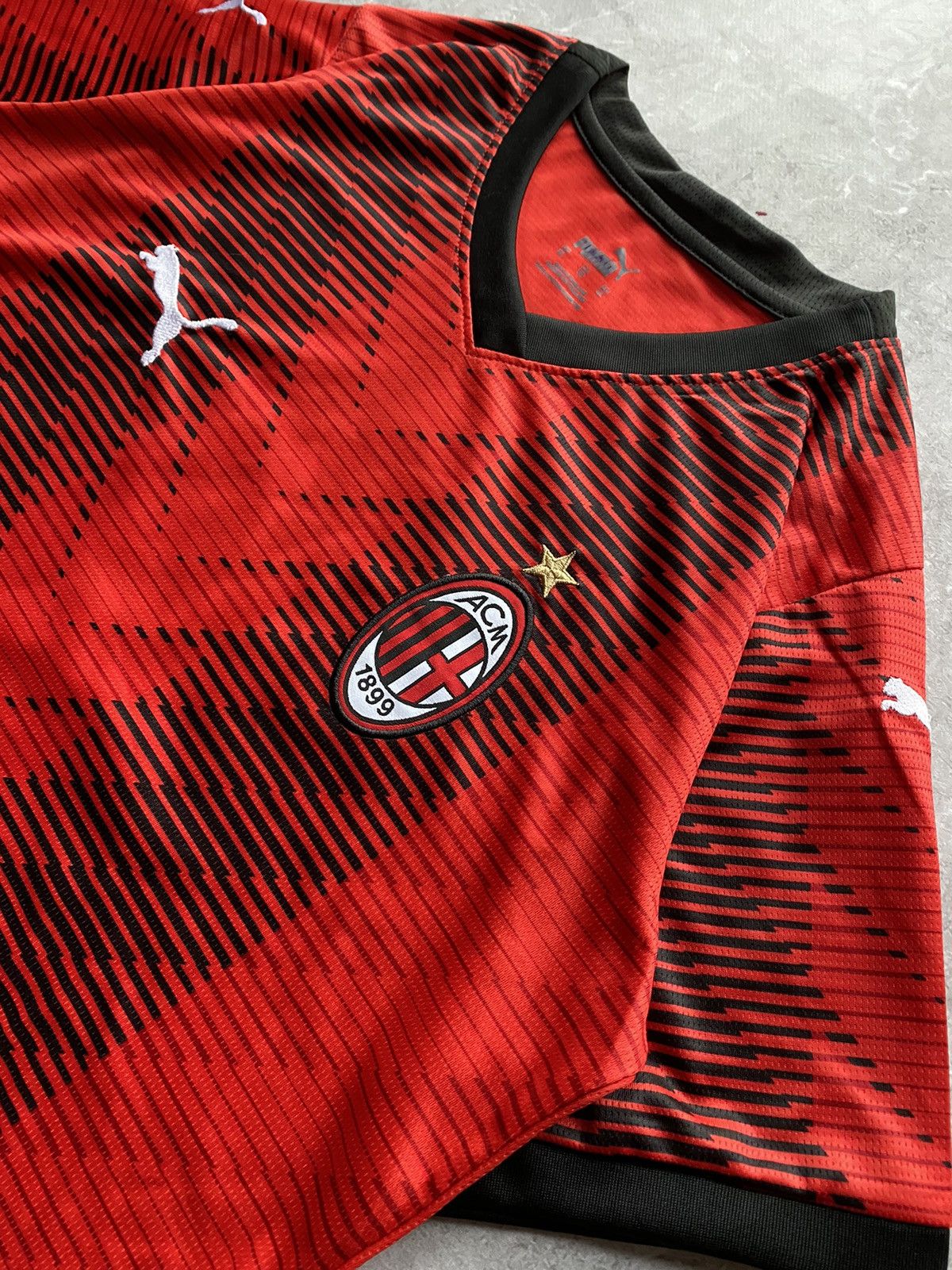 Puma Puma AC Milan 2023/24 # 10 Rafa Leao Home Soccer Jersey Size US S / EU 44-46 / 1 - 6 Thumbnail