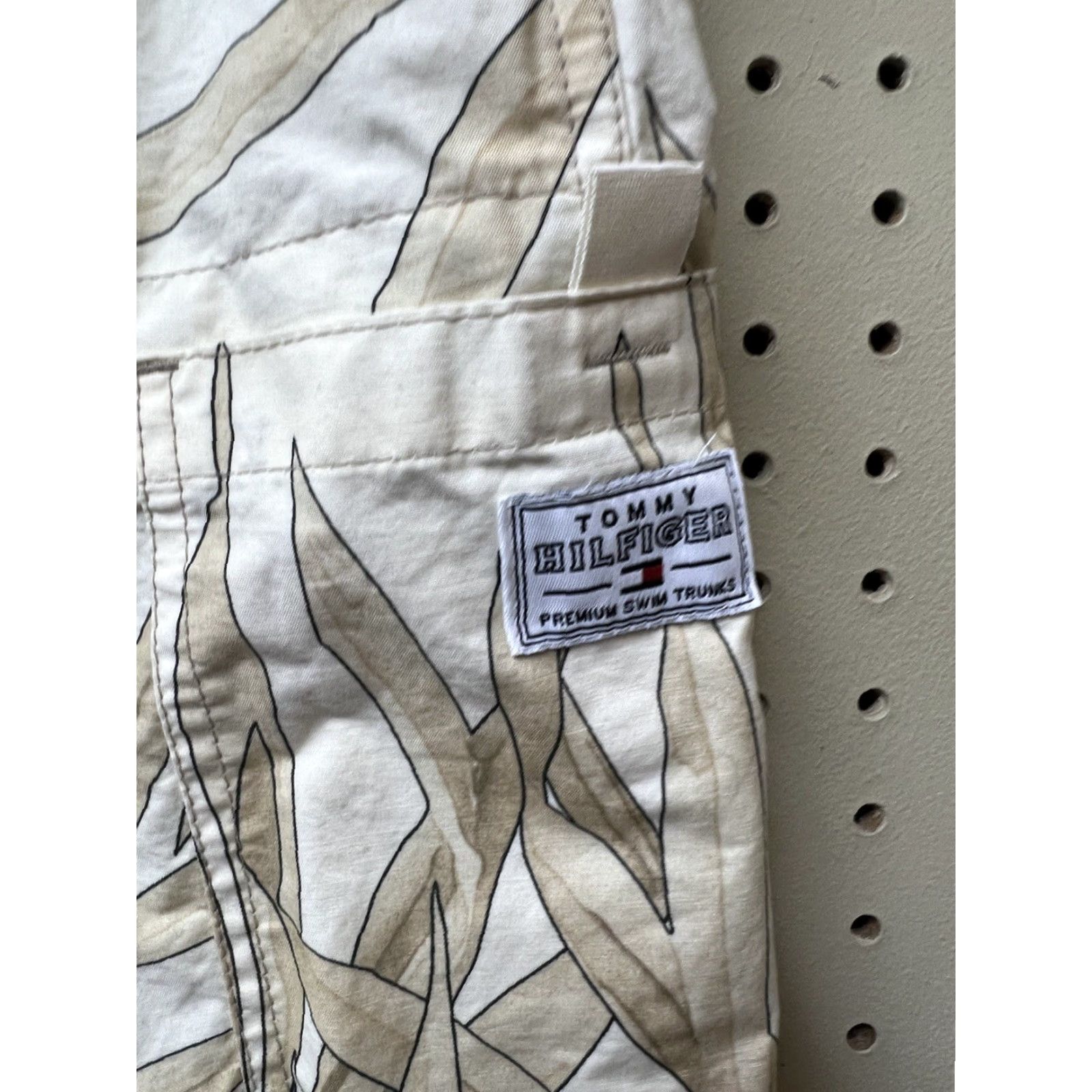 Tommy Hilfiger Tommy Hilfiger Mens XL Tan Palm Lined Swim Board Shorts Floral Trunks Beige Cotton Blend Polyester Lined Men Bottom Bathing Suit Size US 36 / EU 52 - 4 Thumbnail