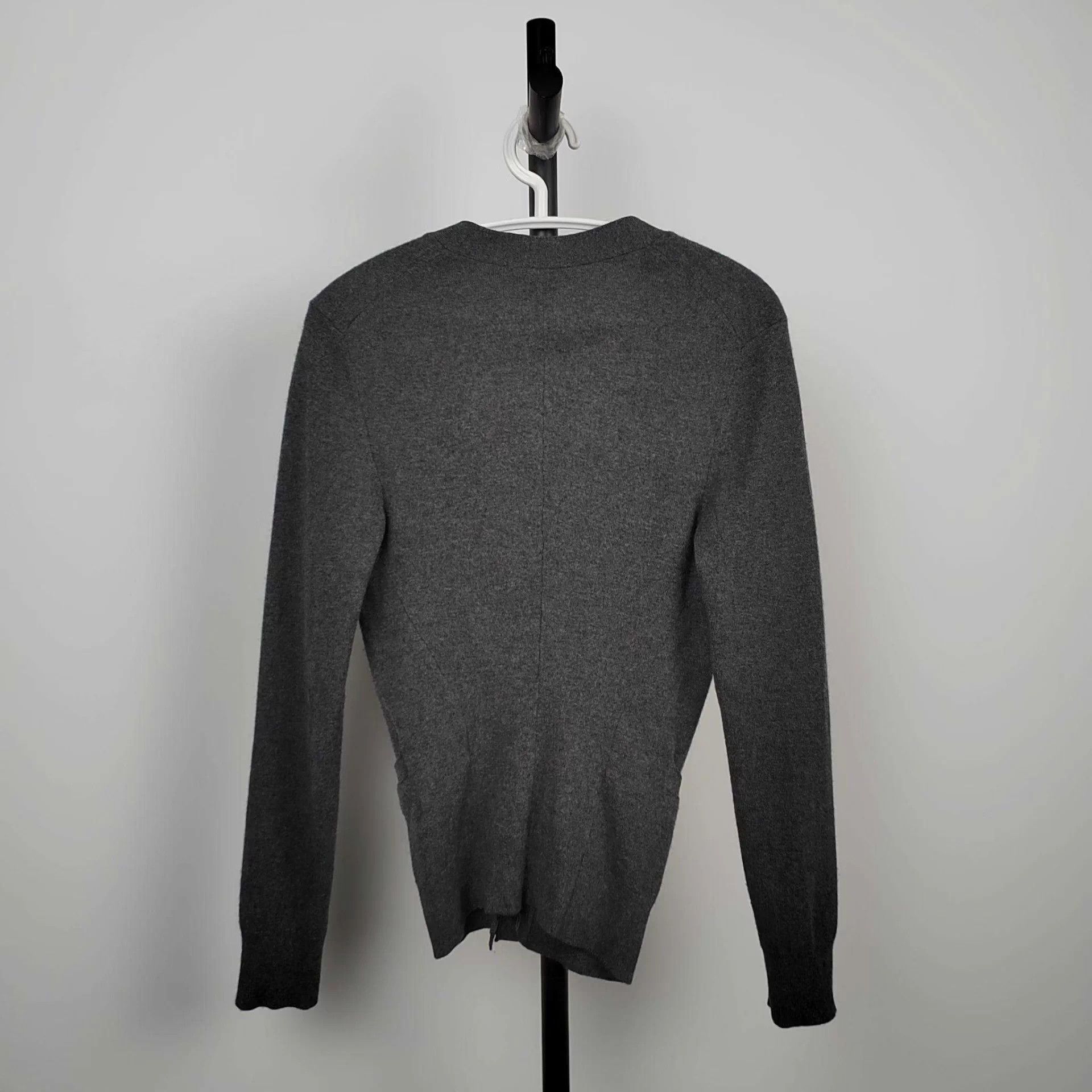 Louis Vuitton Louis Vuitton Gray Cashmere Sweater XS Size Size US XS / EU 42 / 0 - 2 Thumbnail