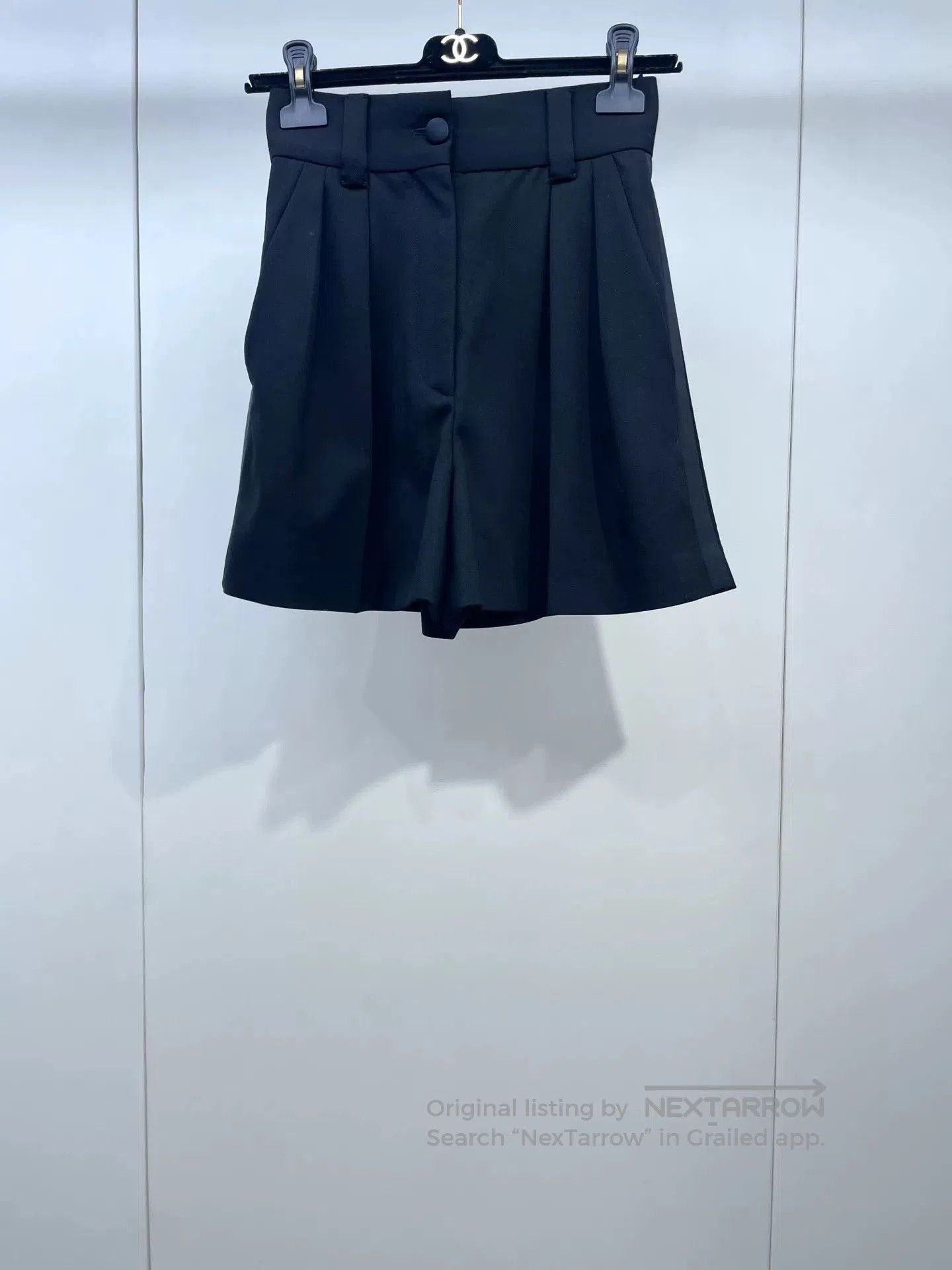 Japanese Brand Miu Miu Black Versatile Shorts. Size 35" - 1 Thumbnail