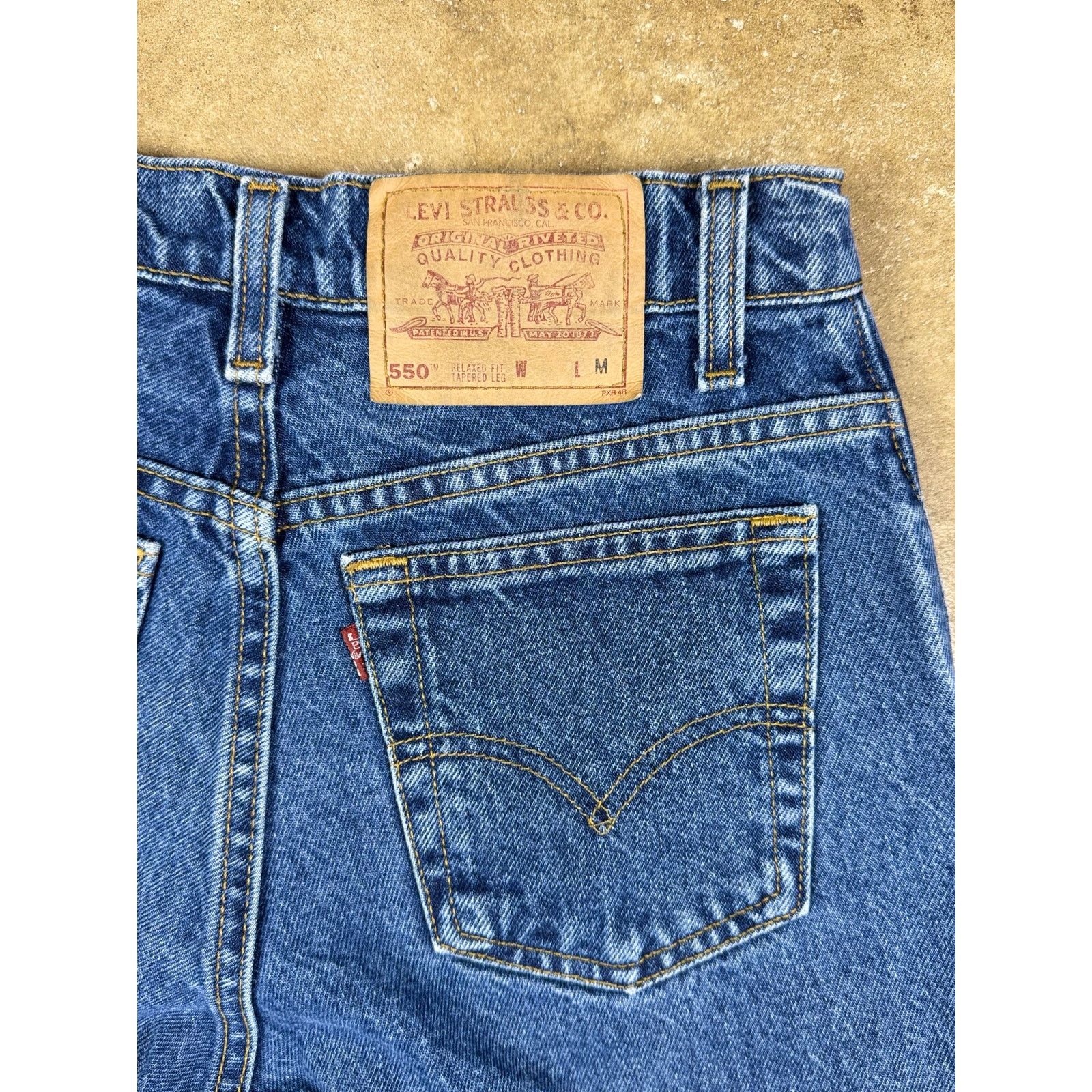 Levi's Vintage Levi’s 550 Women’s Relaxed Fit Tapered Leg Jeans 7 Size 26" / US 2 / IT 38 - 3 Thumbnail