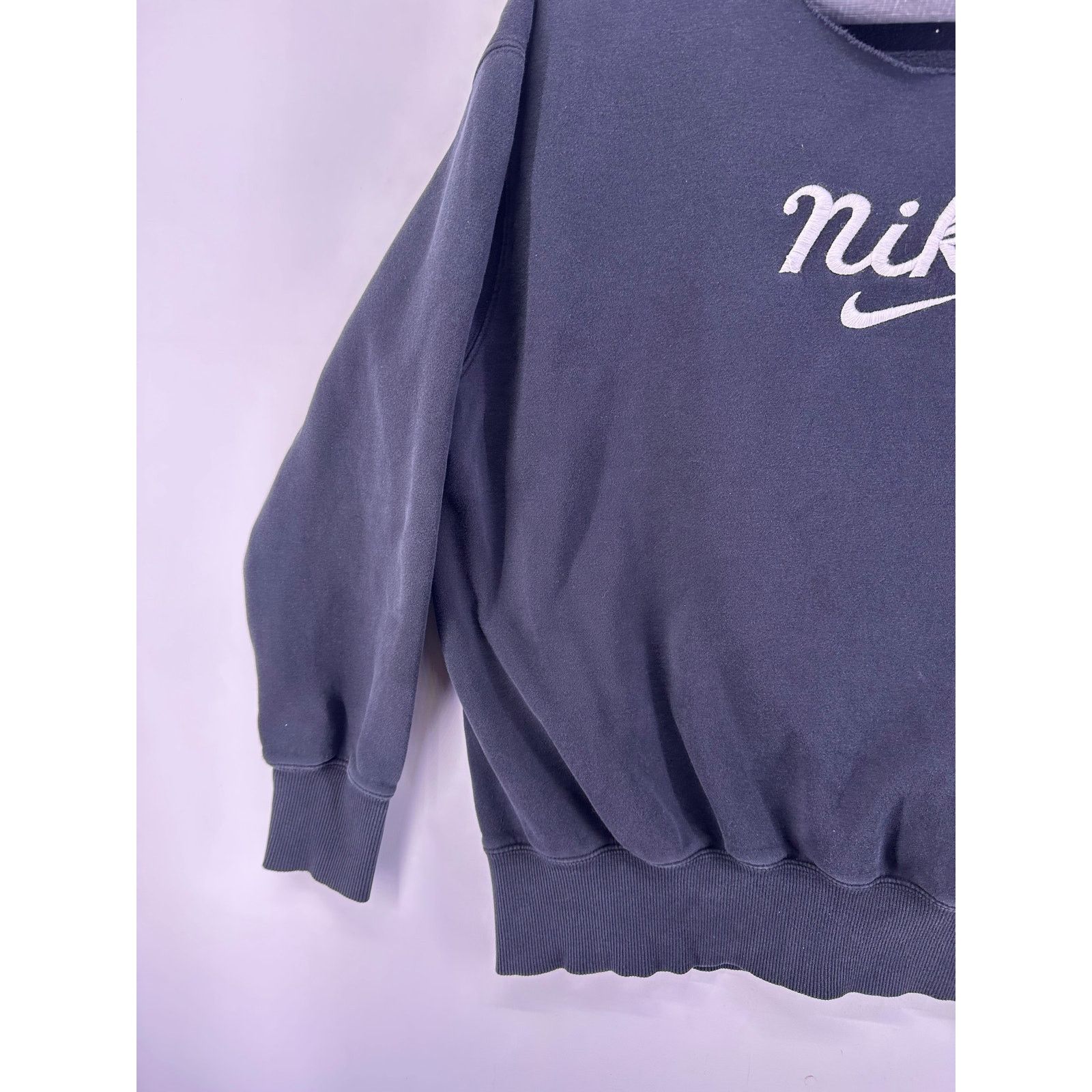 Nike Vintage Nike Black Cut Off Collar Crewneck Size Medium Size M / US 6-8 / IT 42-44 - 4 Thumbnail