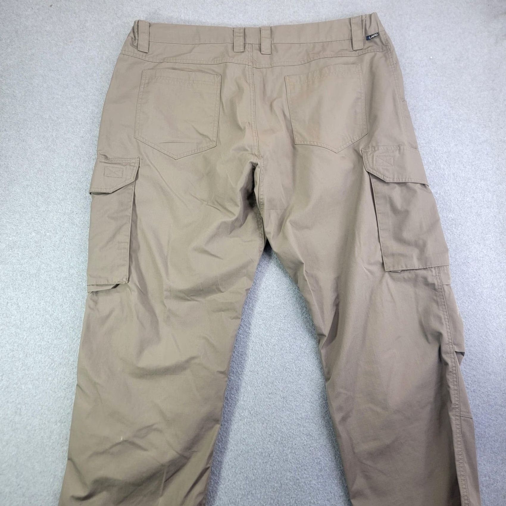 Vintage LAPG Pants Mens 42x30 Beige Urban Ops Tactical Cargo Pants Mens Beige Cargo Pocket Workwear N/A Size US 42 / EU 58 - 7 Thumbnail