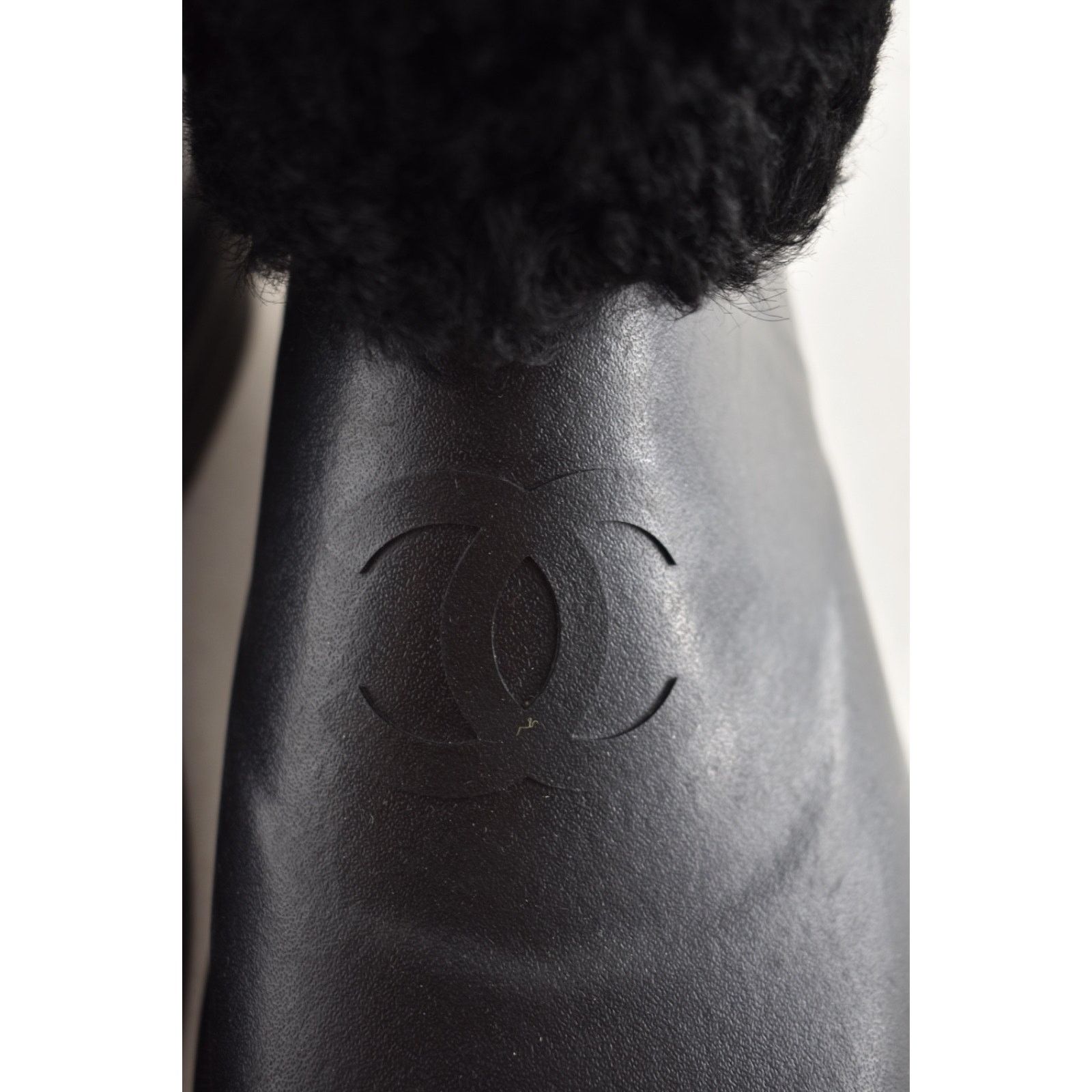 Chanel Chanel 24K Black Shearling Rubber CC Ankle Rain Boots 42 Size US 11 / IT 41 - 8 Thumbnail