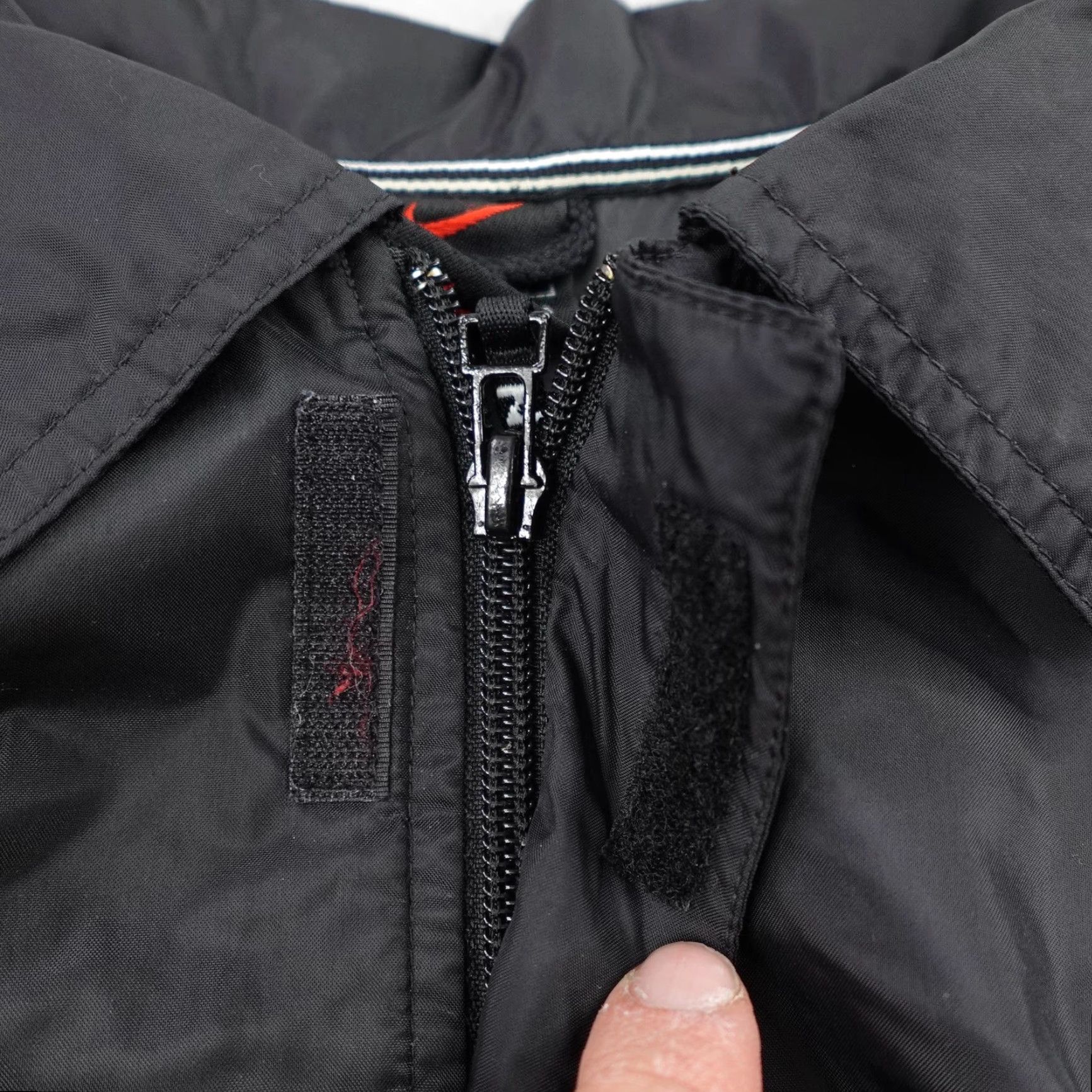 Nike Vintage Nike Jacket Mens XL Black Red Windbreaker Full Zip Track Coat Swoosh 90s Size US XL / EU 56 / 4 - 6 Thumbnail