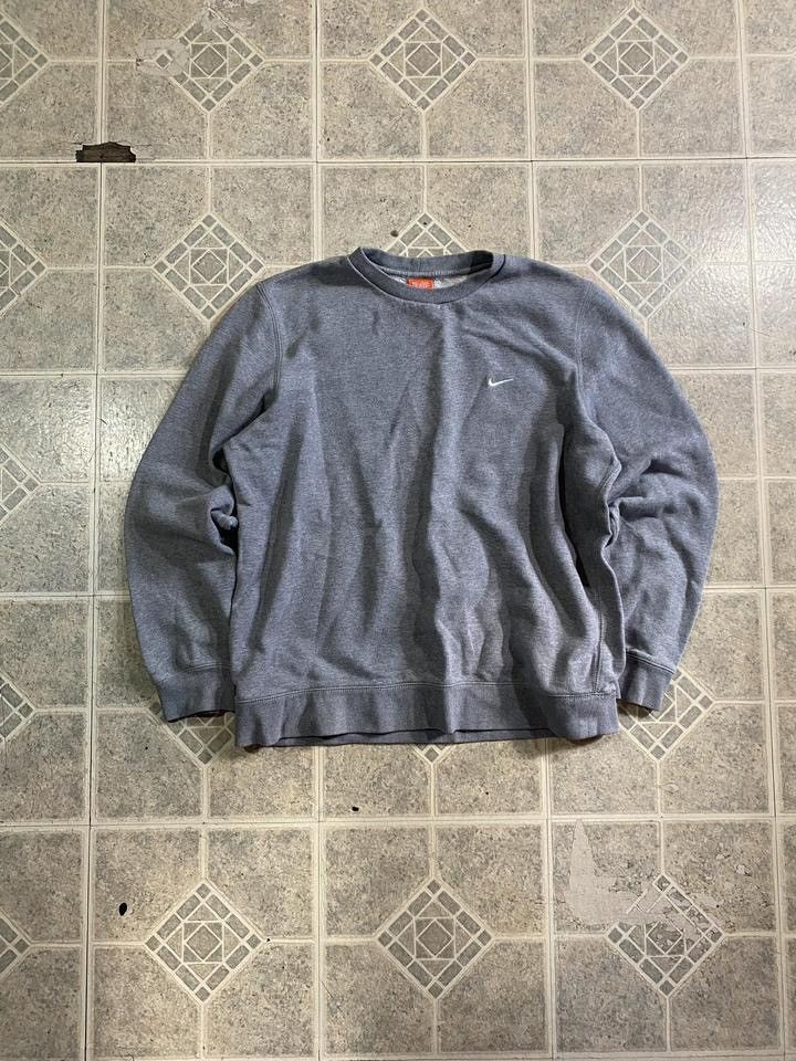 Nike Vintage Y2K nike crewneck sweatshirt blank gray size xl Size US XL / EU 56 / 4 - 1 Thumbnail