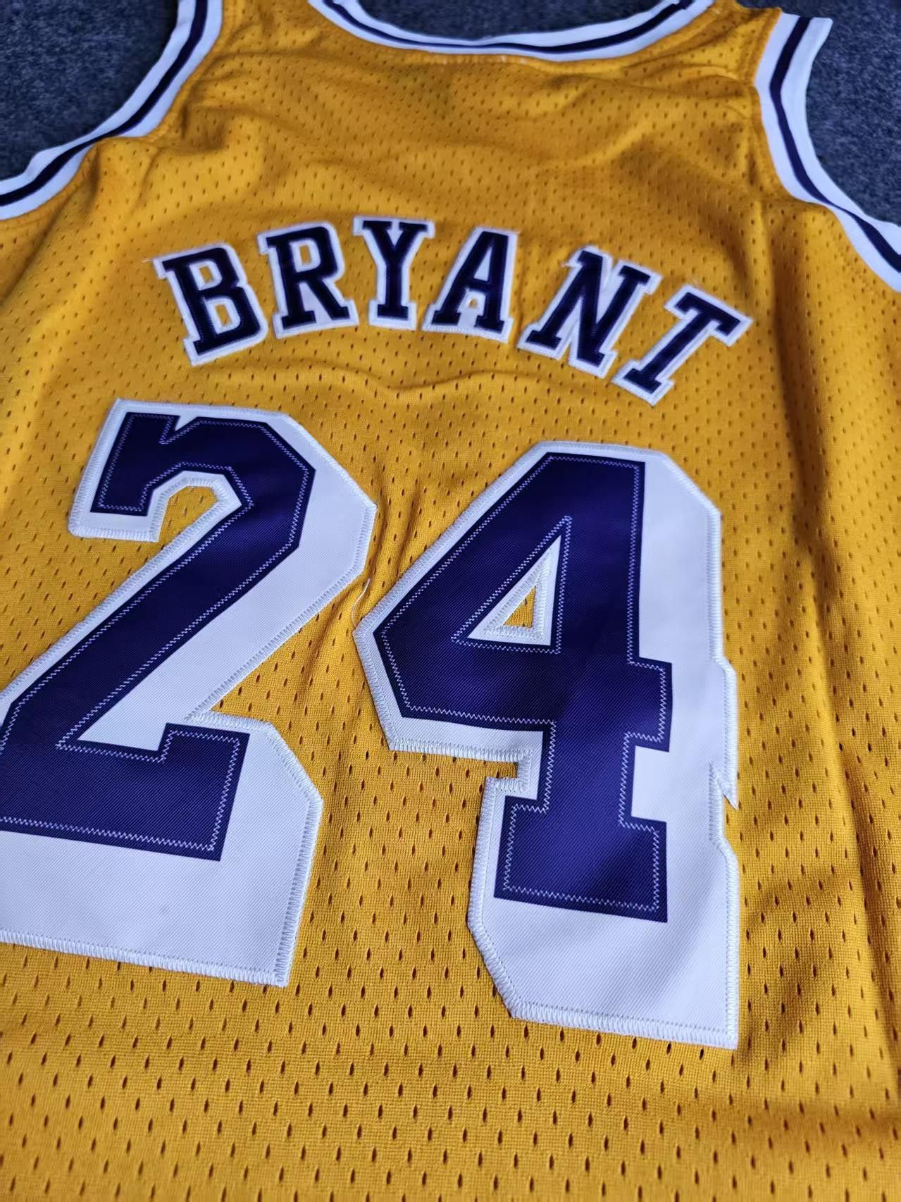 NBA 2007 08 Laker 24 Kobe Bryant Jersey Size US M / EU 48-50 / 2 - 3 Thumbnail