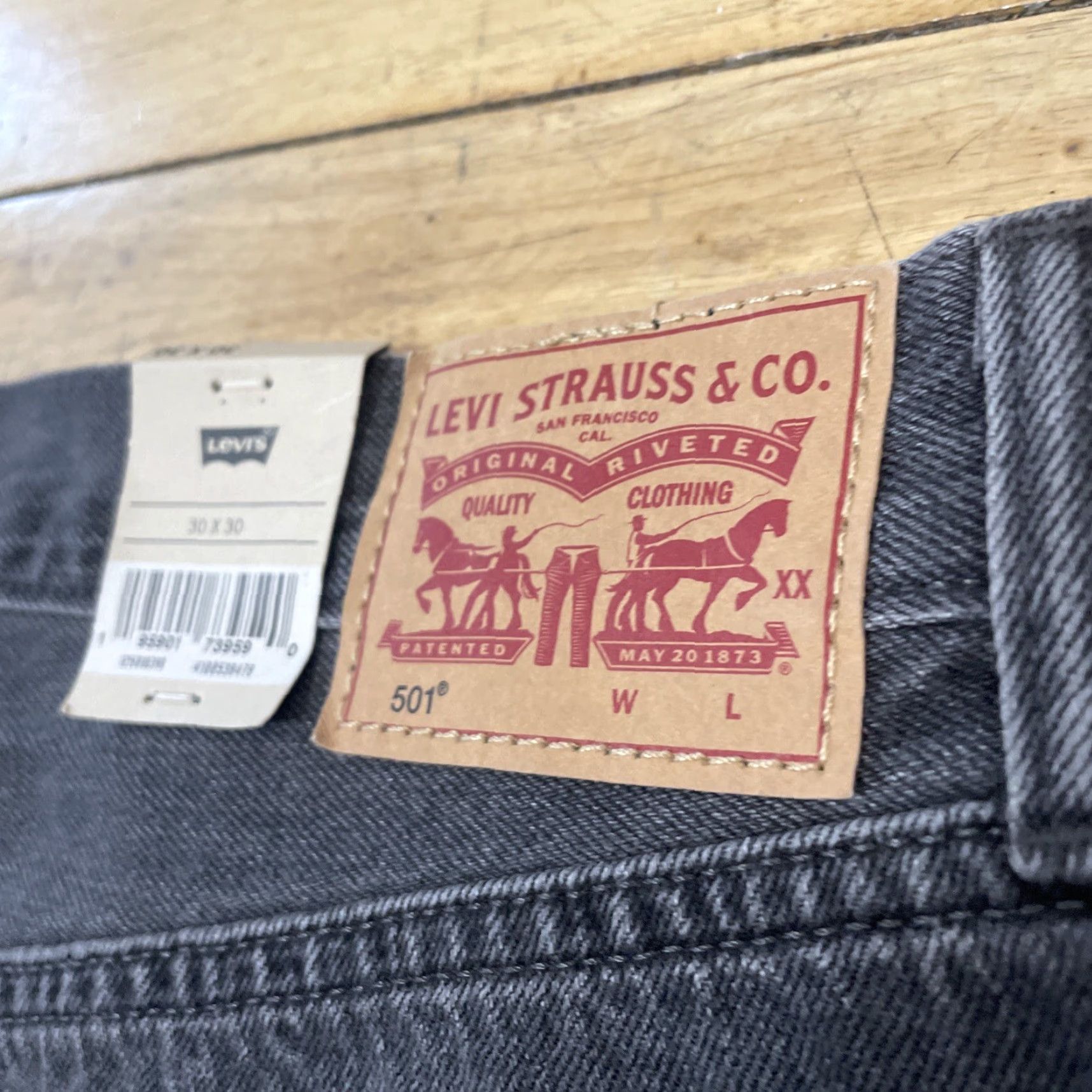 Levi's VINTAGE Levi's 501 xx Original Jeans 30x30 Adult Regular Black 501xx Black Frayed NWT Jeans Mens Size US 30 / EU 46 - 6 Thumbnail