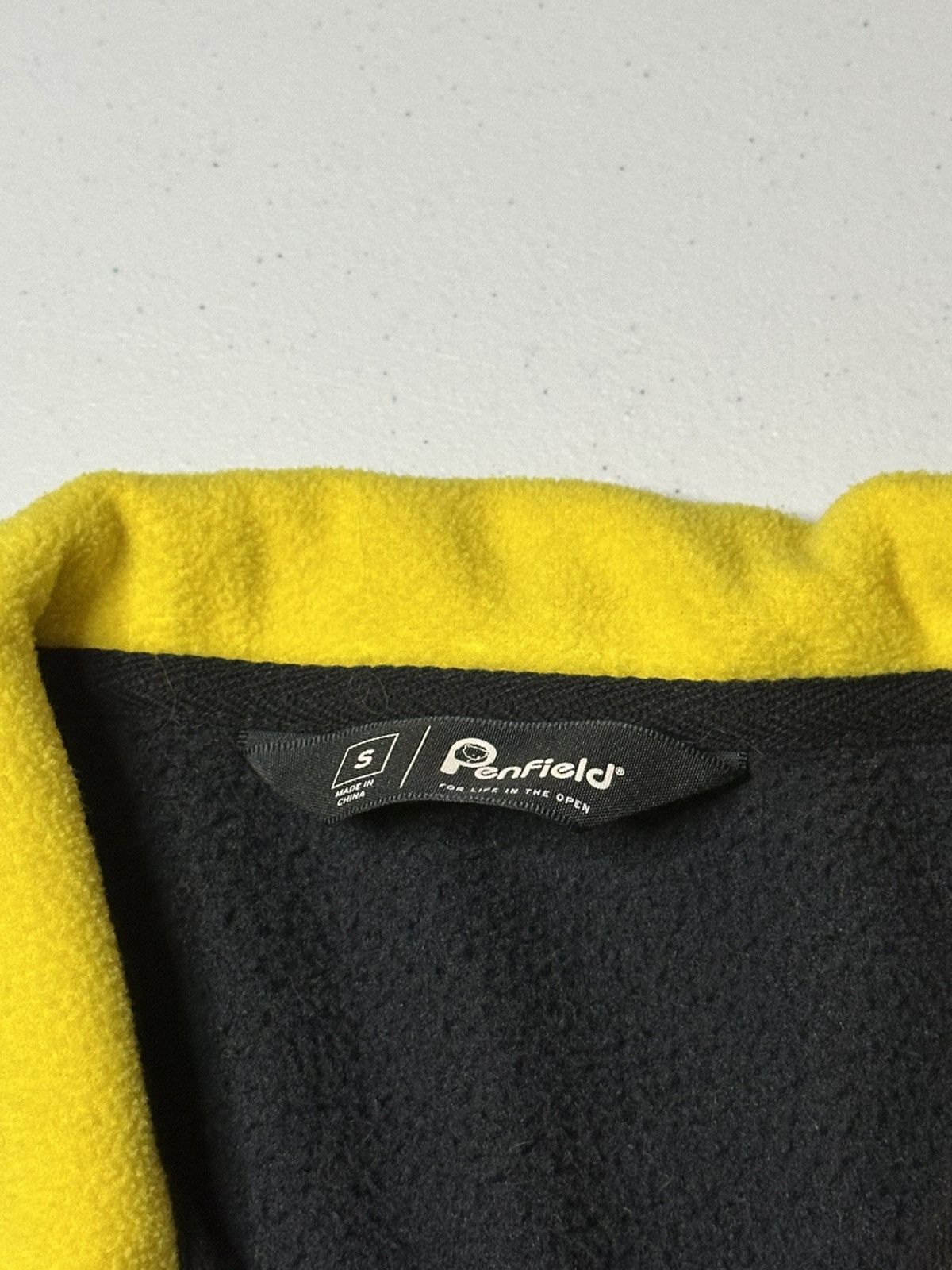 Penfield Vintage Y2K Penfield Hynes Half-Zip black & yellow Fleece Size US S / EU 44-46 / 1 - 4 Thumbnail