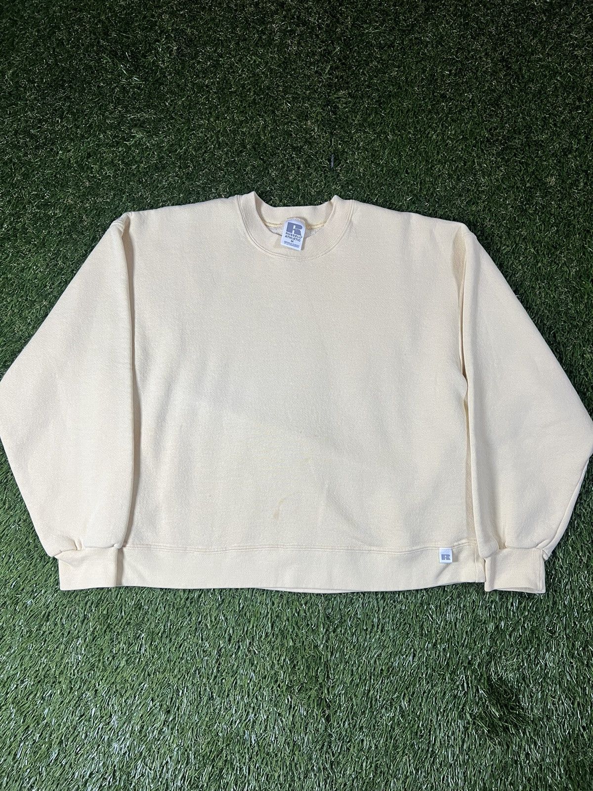 Russell Athletic Vintage Y2K Cropped Banana Cream Russell Athletic Crewneck Size US M / EU 48-50 / 2 - 1 Thumbnail