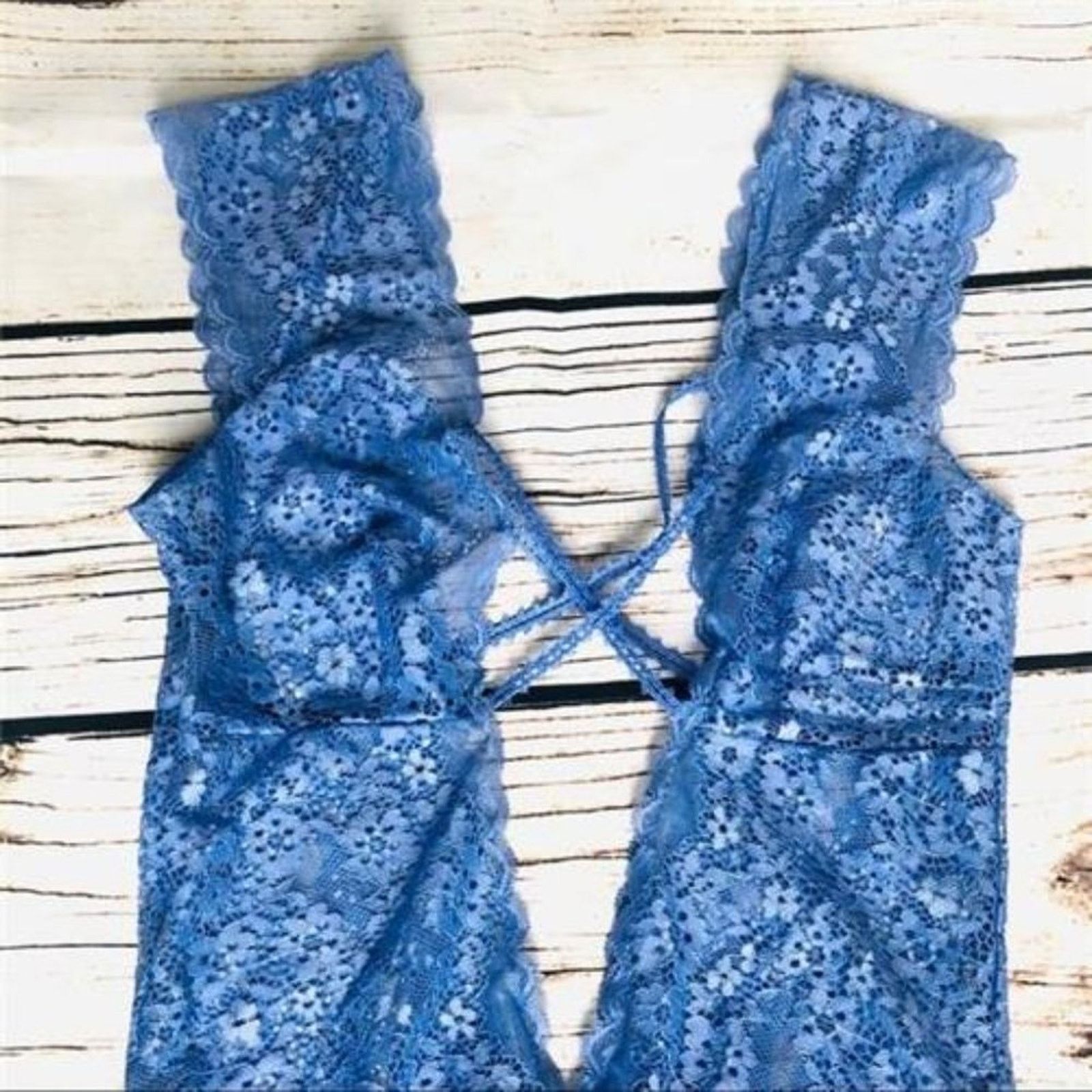 Other NEW Frederick’s of Hollywood Lydia Rose Teddy Lace Lingerie Size S / US 4 / IT 40 - 3 Thumbnail