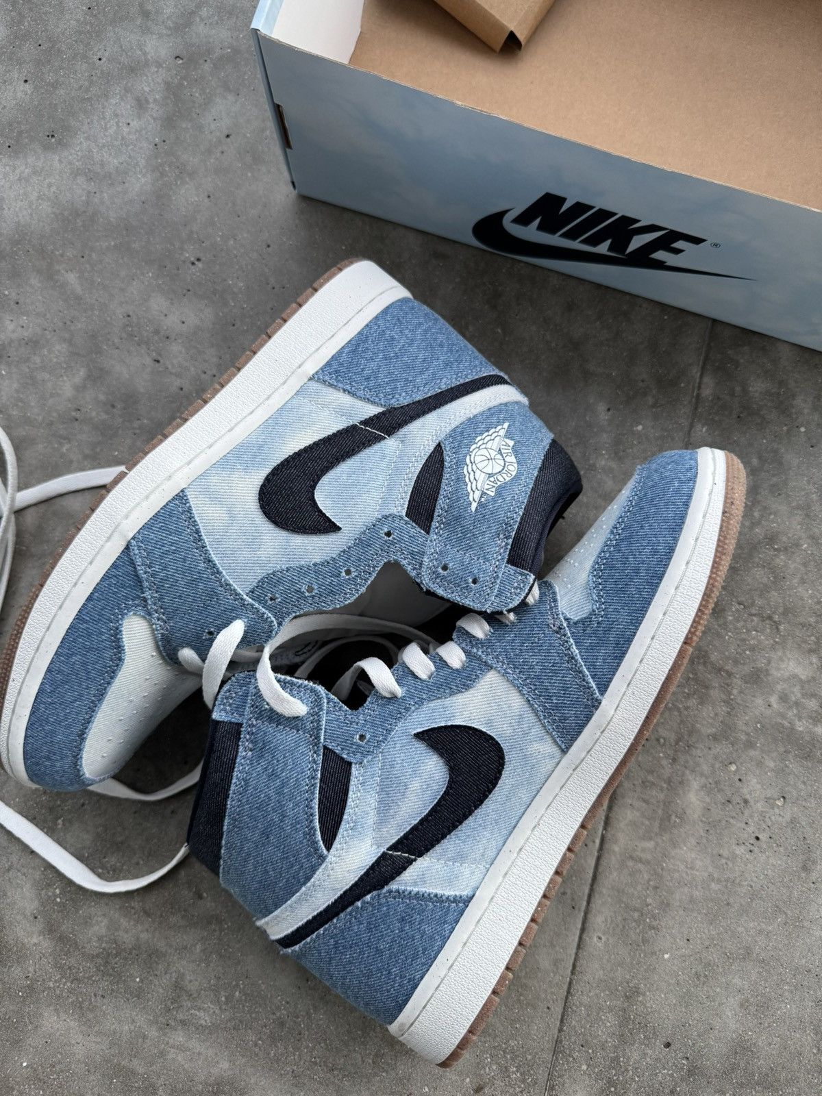 Jordan Brand × Nike Jordan 1 high og Denim Size US 9 / EU 42 - 4 Thumbnail