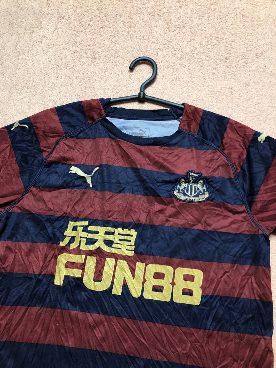 Puma Newcastle United Football Shirt 2018 2019 Away Puma Size US M / EU 48-50 / 2 - 4 Thumbnail