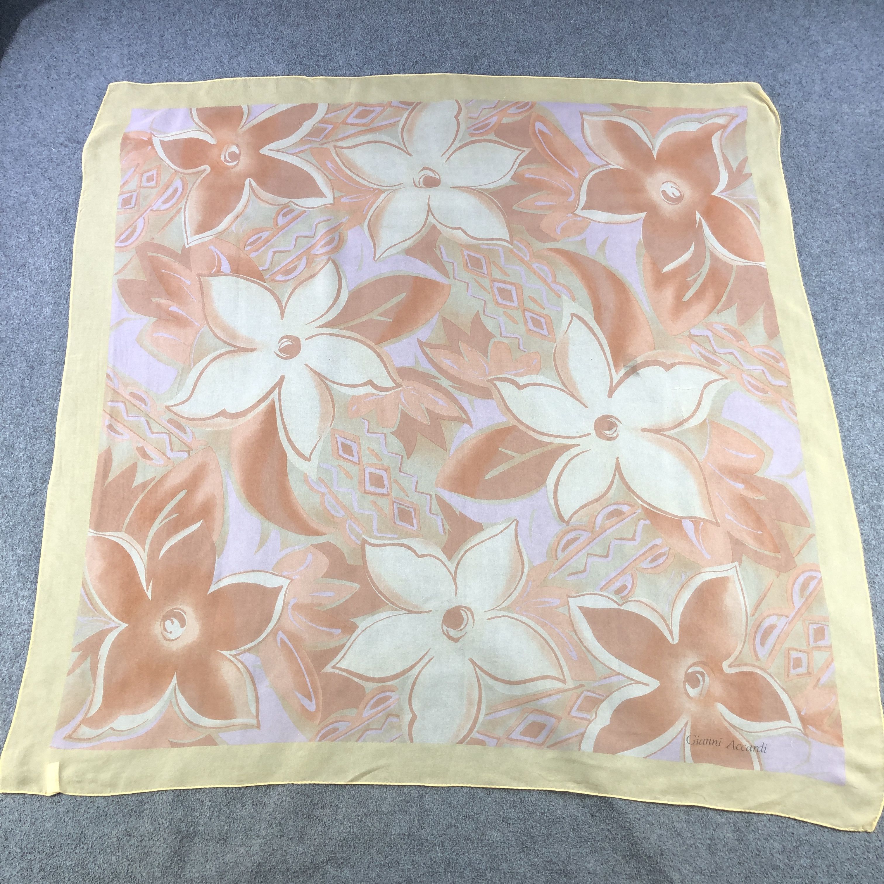 Vintage Gianni Accardi Floral Hand Rolled Silk Scarf M1078 Size ONE SIZE - 2 Thumbnail