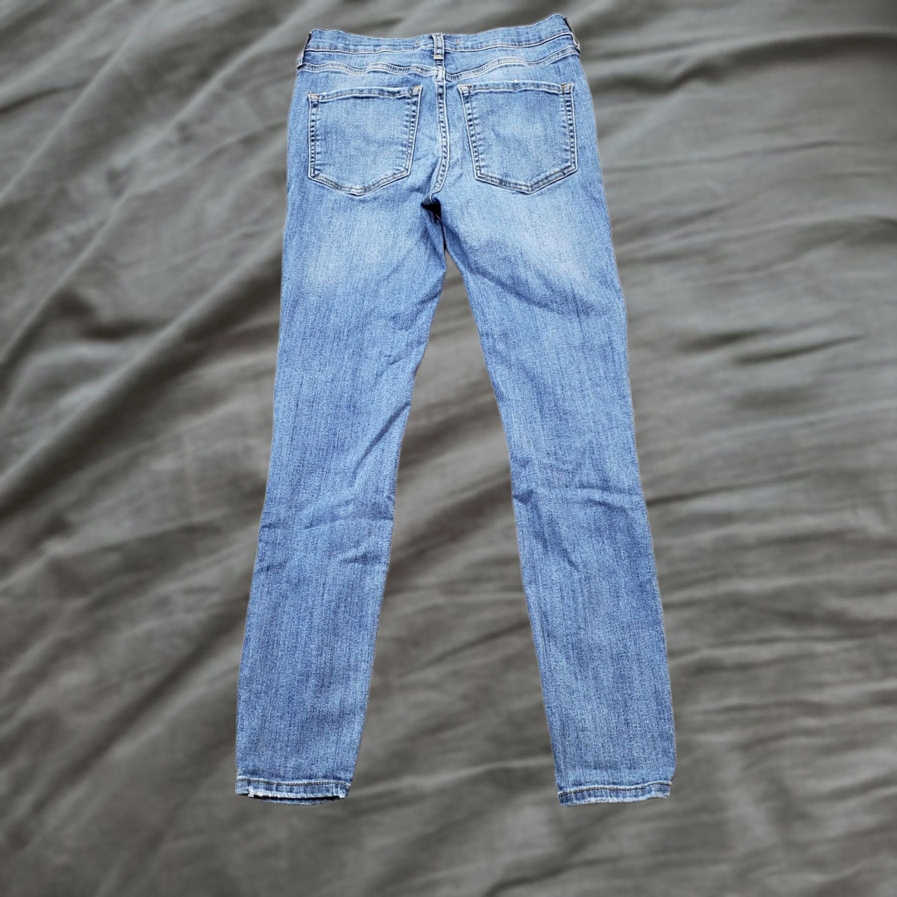 Free People Free People Jeans Womens Size 26 Blue Denim Skinny Distressed 5 Pocket Design Jeans Mens Womens Girls Size 26" / US 2 / IT 38 - 1 Thumbnail