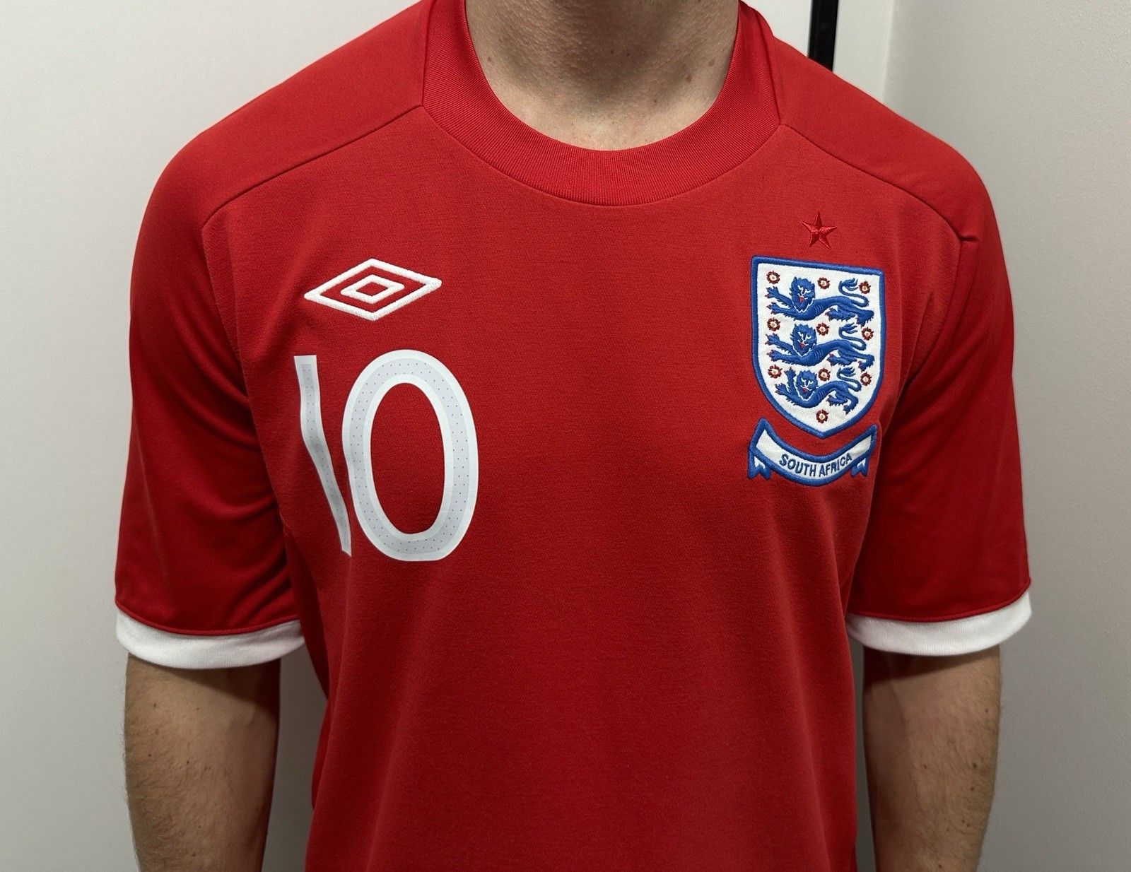 Umbro National England 2010/2012 Away Jersey Soccer Rooney Size US L / EU 52-54 / 3 - 5 Thumbnail