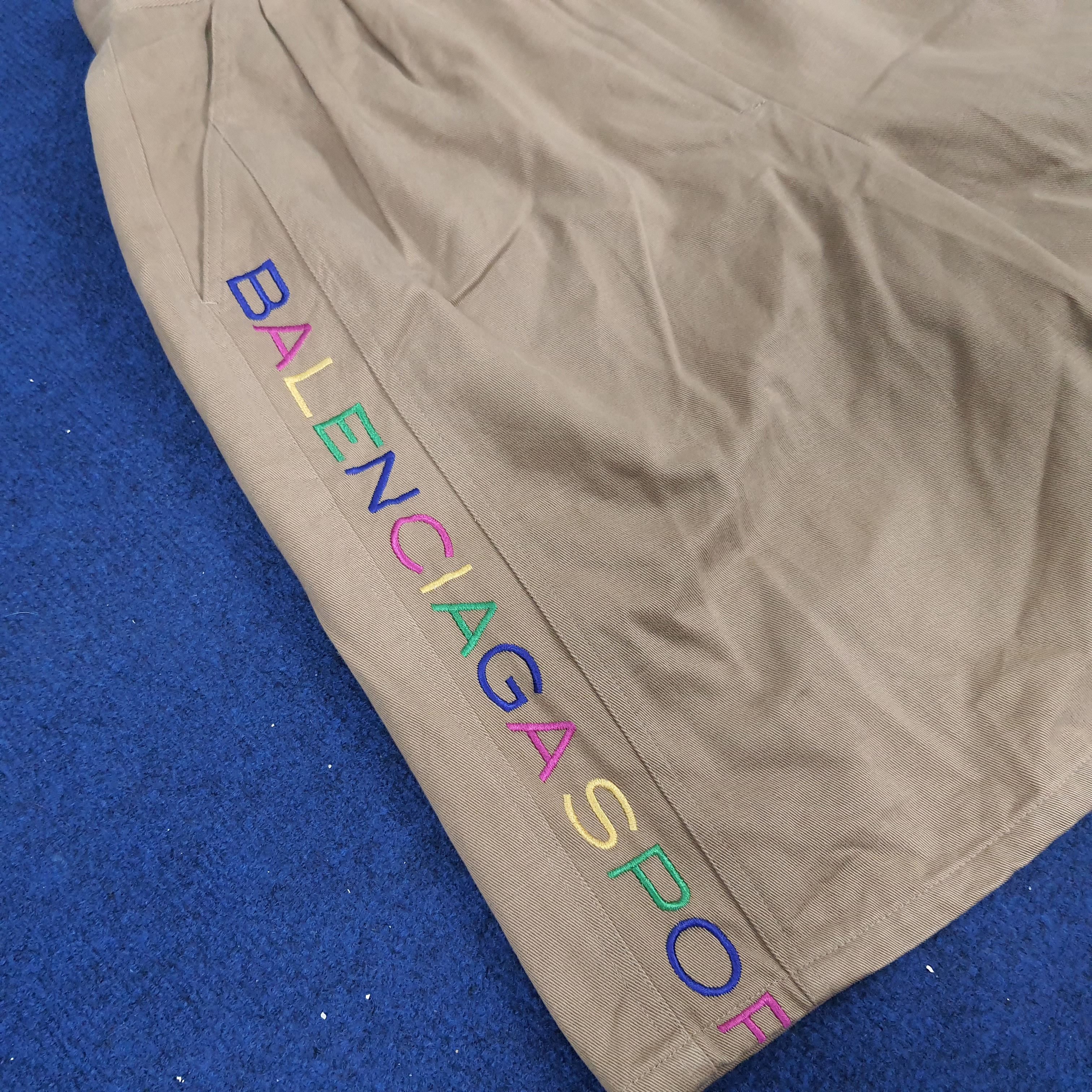 Balenciaga × Vintage Vintage Balenciaga Sports Spell Out Short Pants Size 22" - 2 Thumbnail