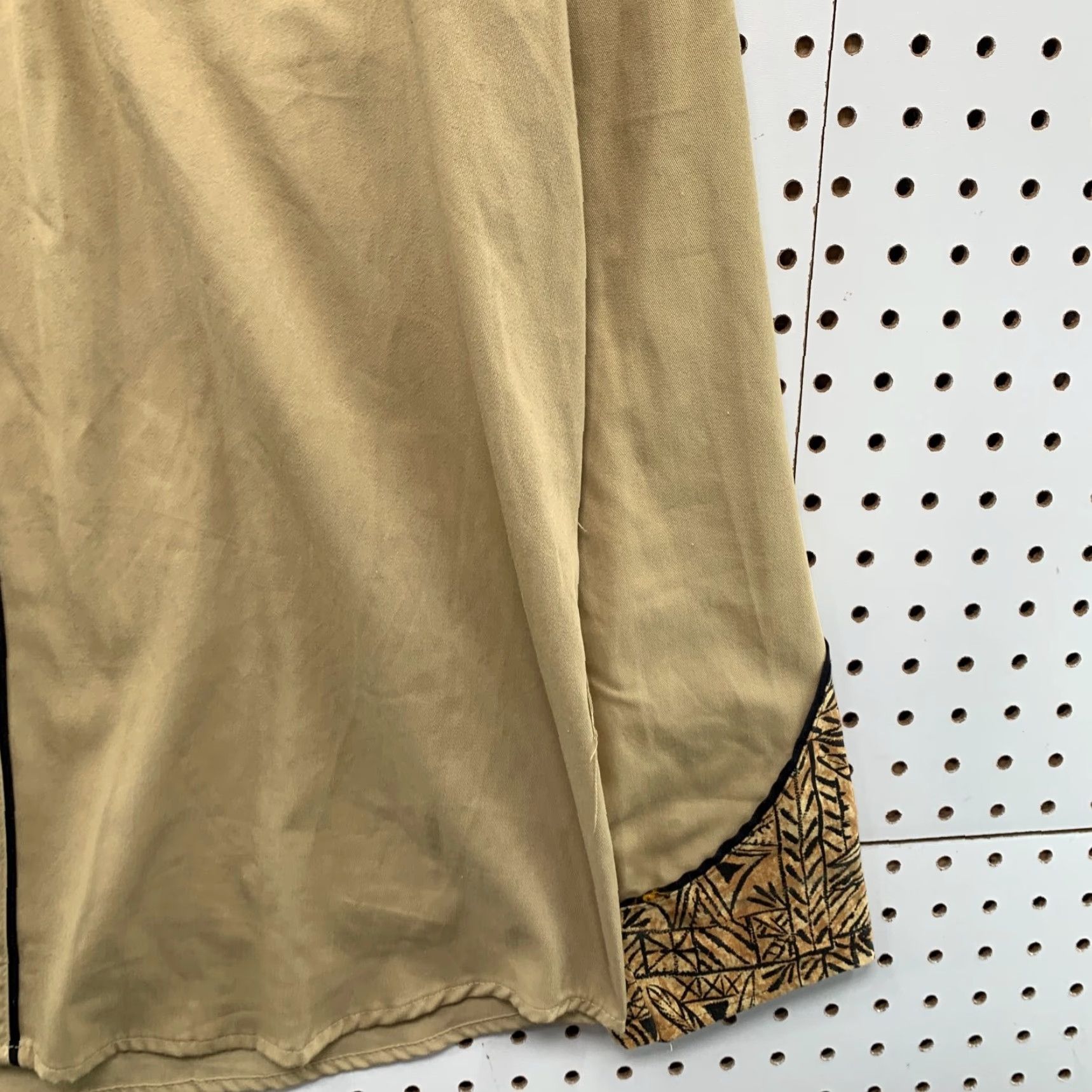 Vintage VINTAGE JB Trinity Western Snap Shirt Mens XL Beige Fringe Up Cowboy Made USA Shirt Mens XL Beige Fringe Western Cowboy 1960s 1970s Mens Size US XL / EU 56 / 4 - 7 Thumbnail