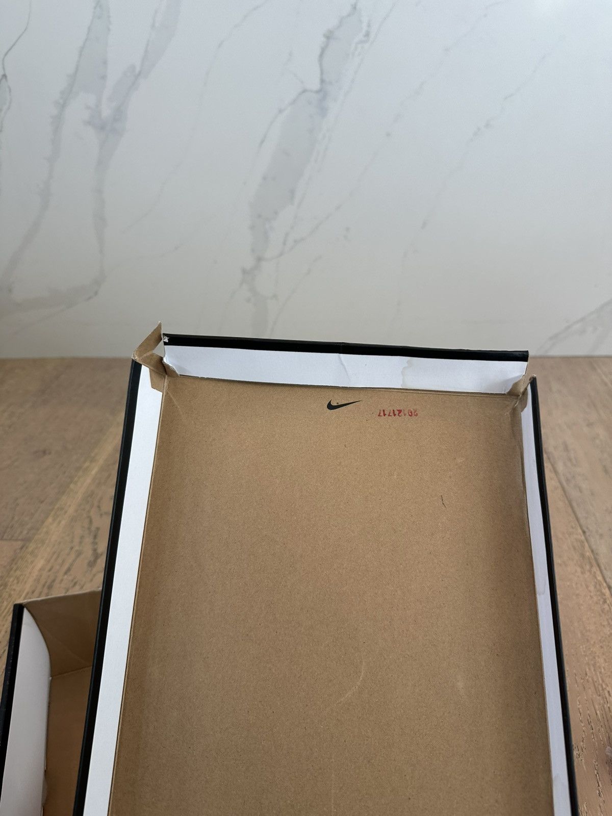 Jordan Brand Jordan 1 Retro High OG Hyper Royal Size US 11.5 / EU 44-45 - 7 Thumbnail