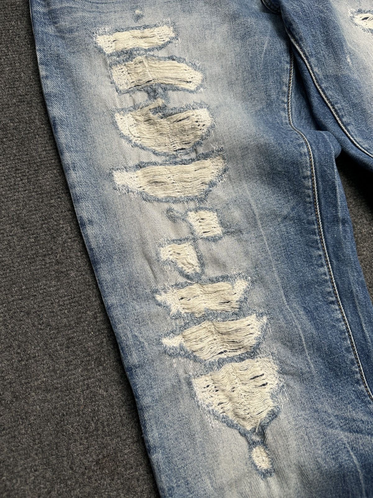 Hugo Boss HUGO BOSS Distressed Jeans Regular Fit Denim Pants size 34 Size US 34 / EU 50 - 6 Thumbnail