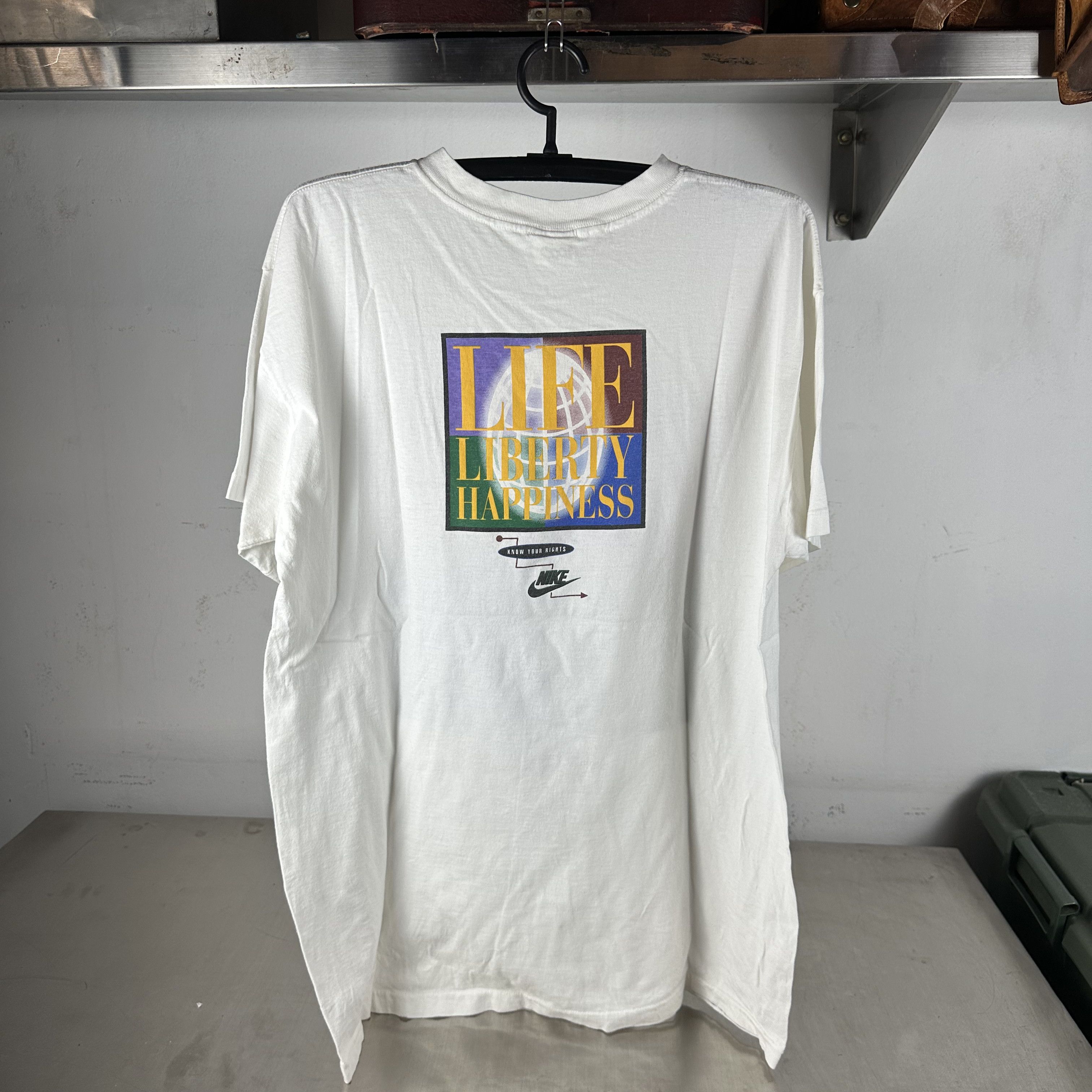 Vintage Nike Play Ball Know Your Rights Life Liberty Happiness Tee Size US L / EU 52-54 / 3 - 3 Thumbnail