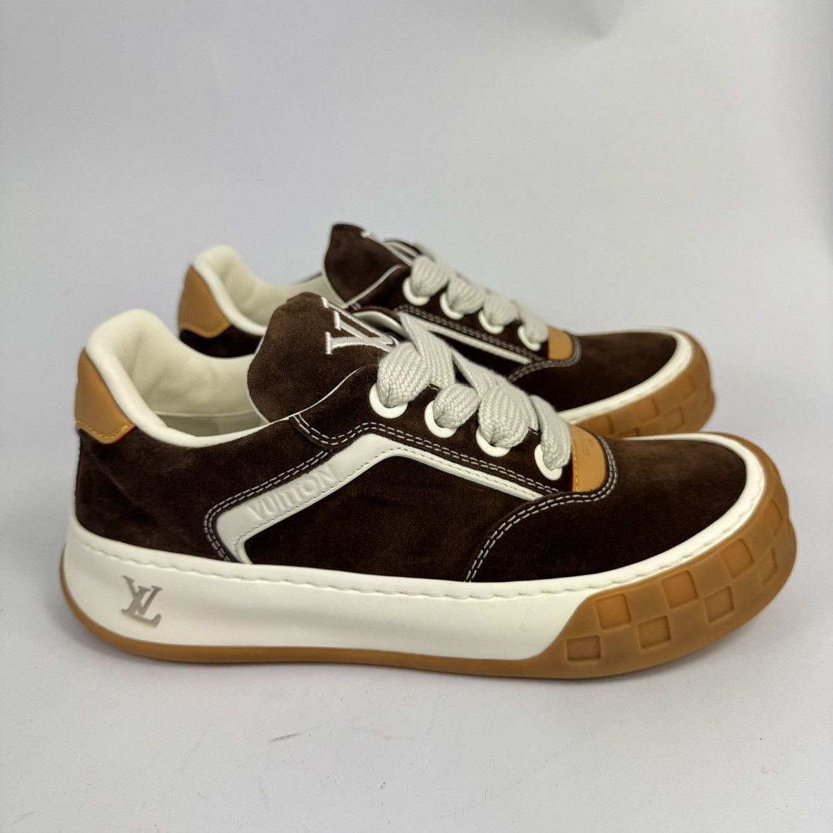 Louis Vuitton Louis Vuitton Titled Sneakers Size US 9.5 / EU 42-43 - 2 Thumbnail