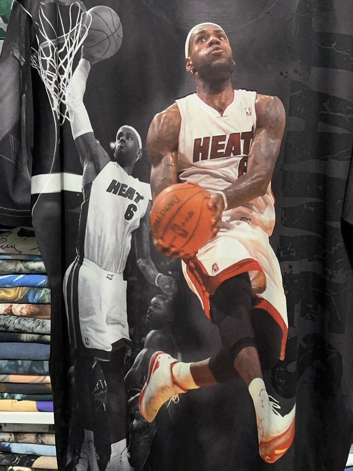 Jordan Brand 2000s Lebron James Miami Heat All Over Print T-Shirt XL Size US XL / EU 56 / 4 - 4 Thumbnail