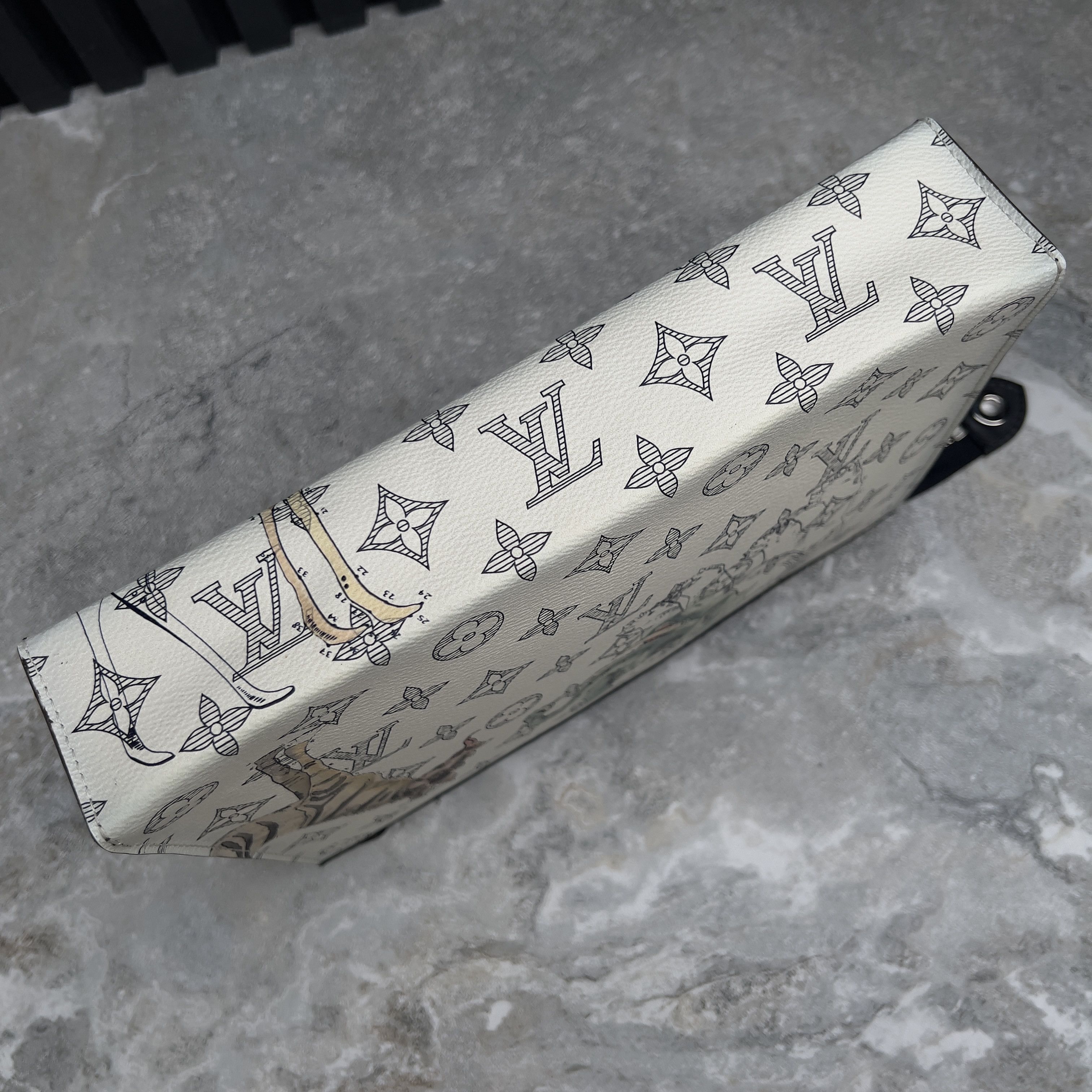 Louis Vuitton Louis Vuitton Chapman Savane Pochette Monogram Canvas Clutch Size ONE SIZE - 7 Thumbnail