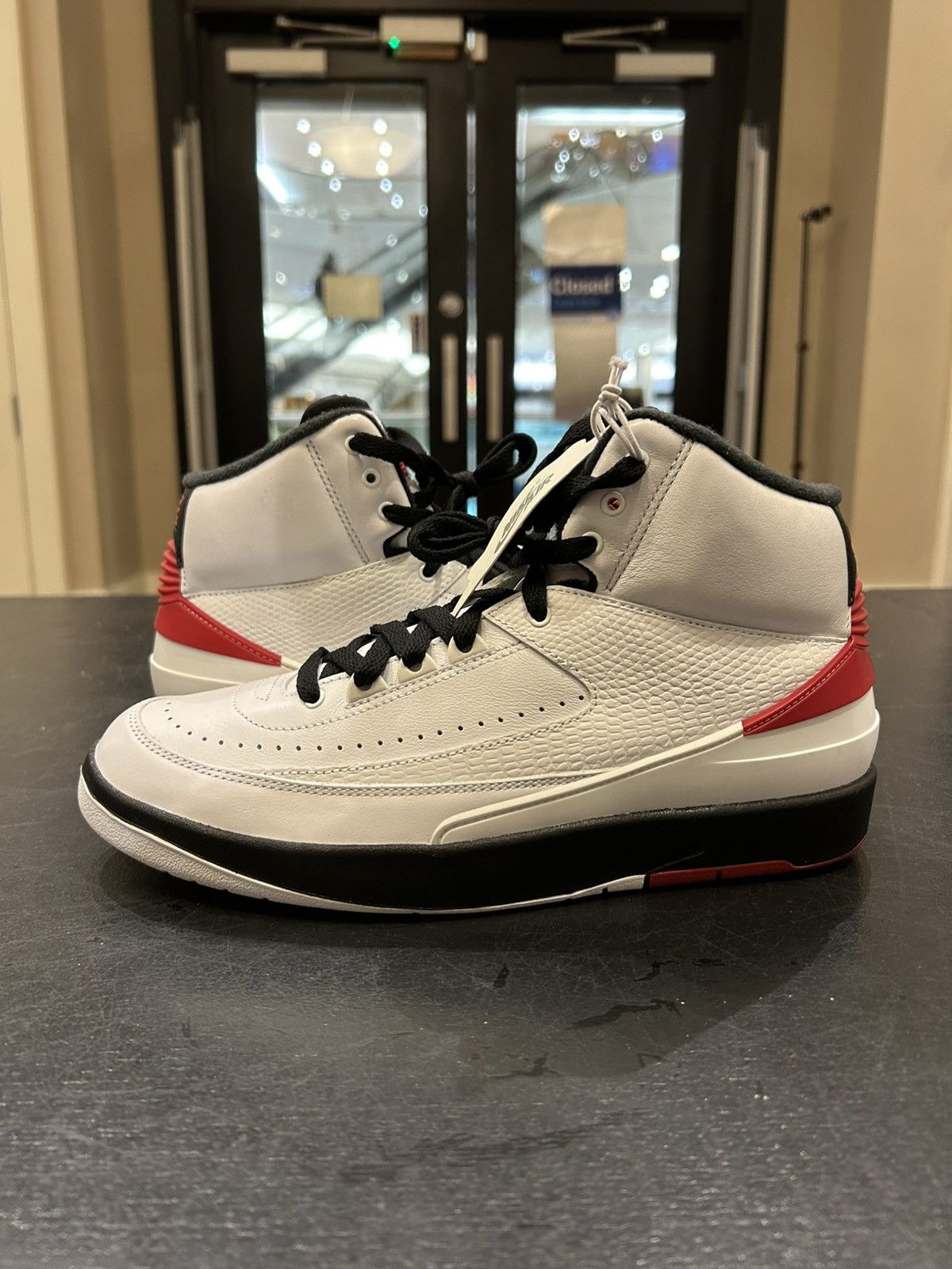 Jordan Brand Jordan 2 Retro OG ‘Chicago’ Size US 8.5 / EU 41-42 - 1 Thumbnail