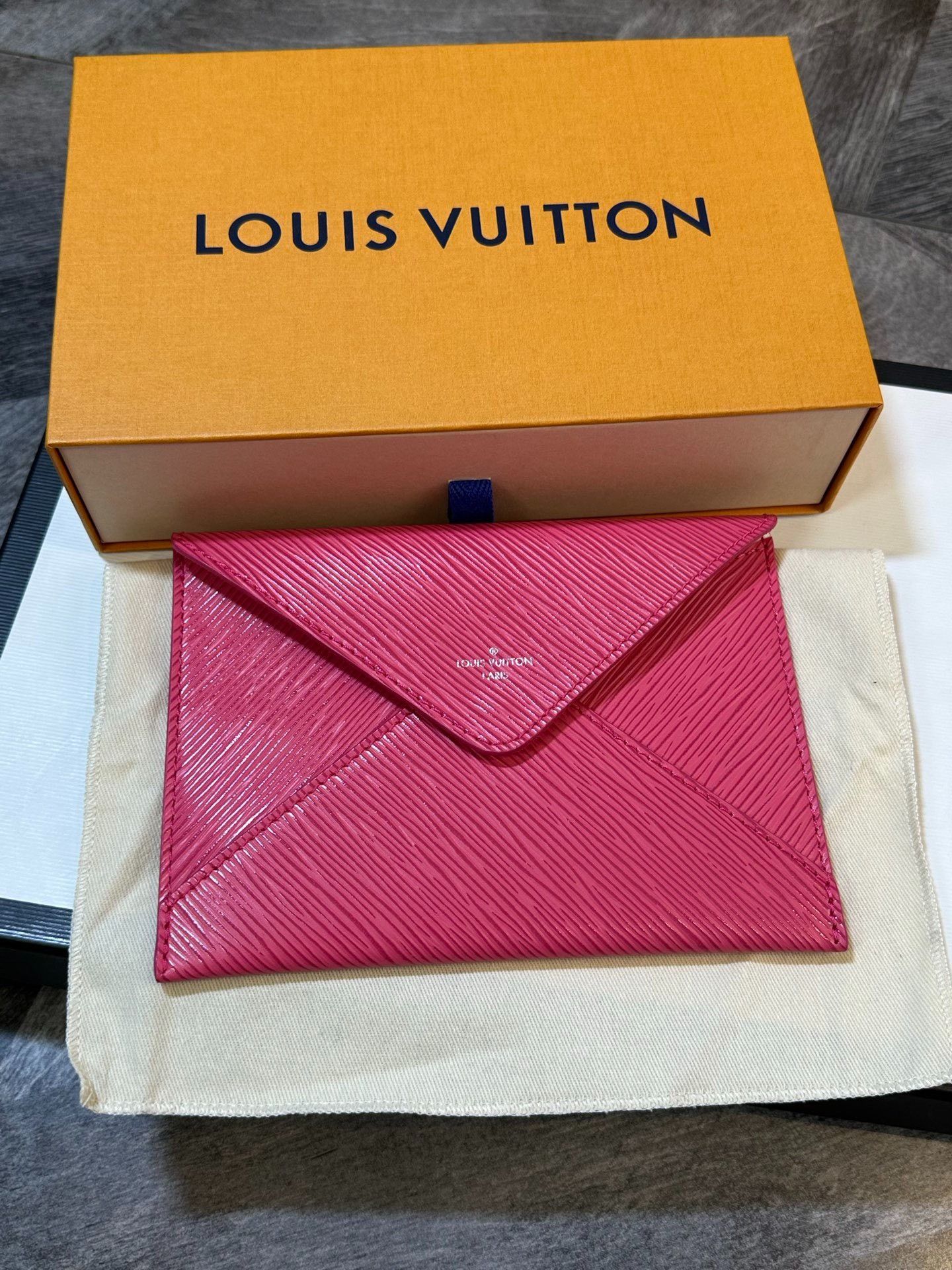 Louis Vuitton Louis Vuitton Pink Epi Envelope Pouch Size ONE SIZE - 1 Thumbnail