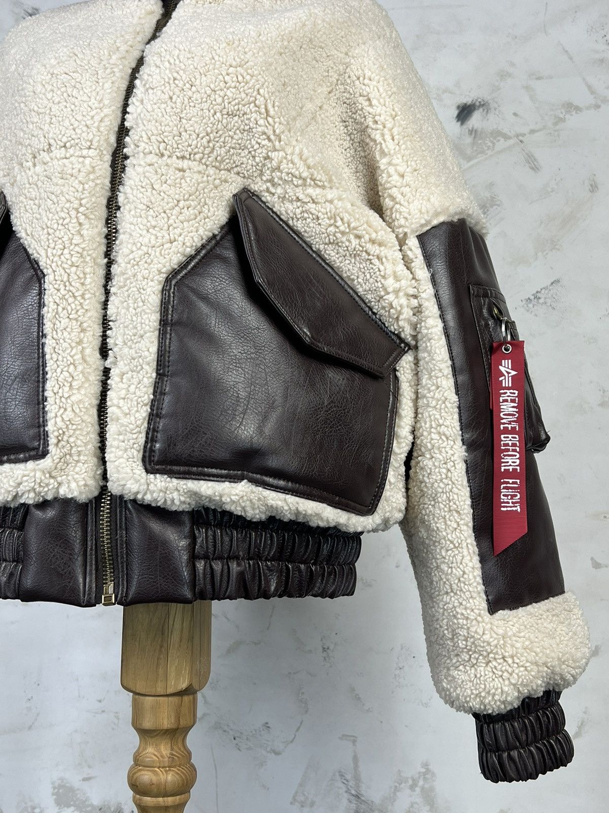 Alpha Industries Alpha Industries Shearling Bomber Jacket Size L Size L / US 10 / IT 46 - 6 Thumbnail