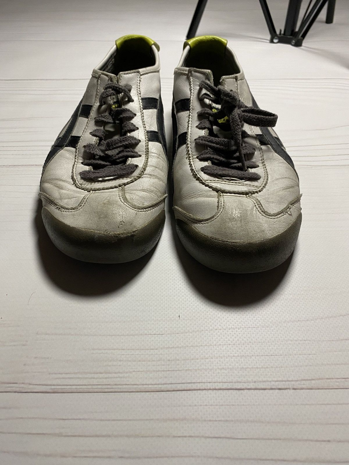 Japanese Brand × Onitsuka Tiger × Vintage Vintage Onitsuka Tiger leather upper worn y2k sneakers Size US 9.5 / EU 42-43 - 5 Thumbnail