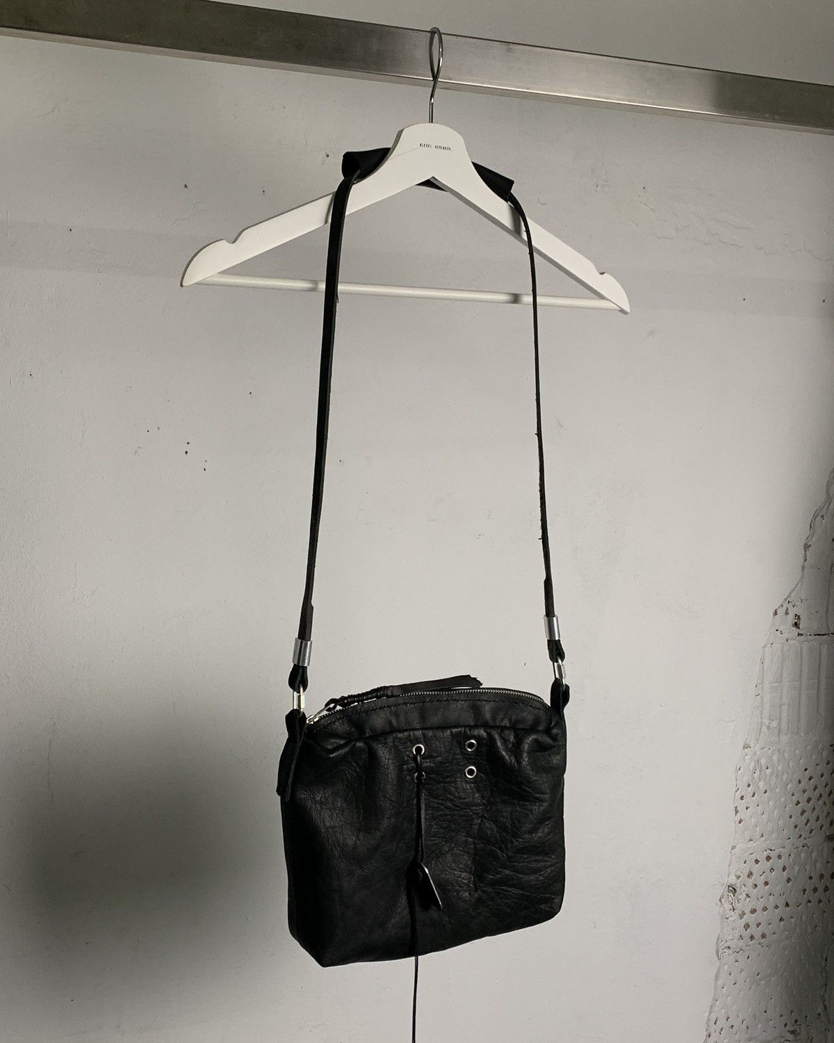 Cream Kissing Bag 2024