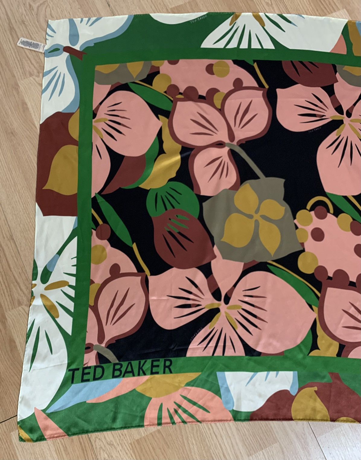 Ted Baker Ted baker flower silk flower Size ONE SIZE - 2 Thumbnail