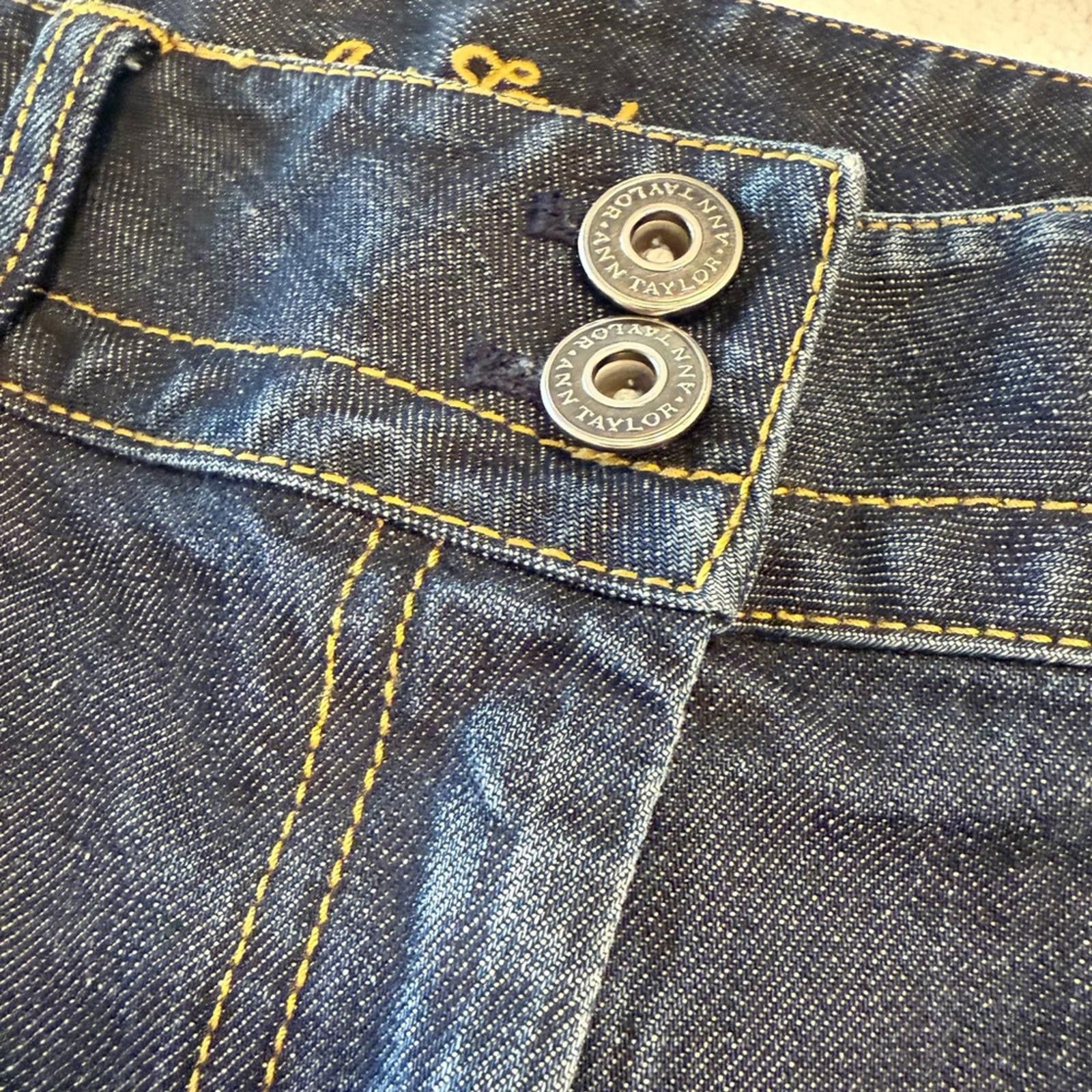 Ann Taylor Ann Taylor Modern Fit Lindsay Waist crop jeans button 8P Size 30" / US 8 / IT 44 - 3 Thumbnail