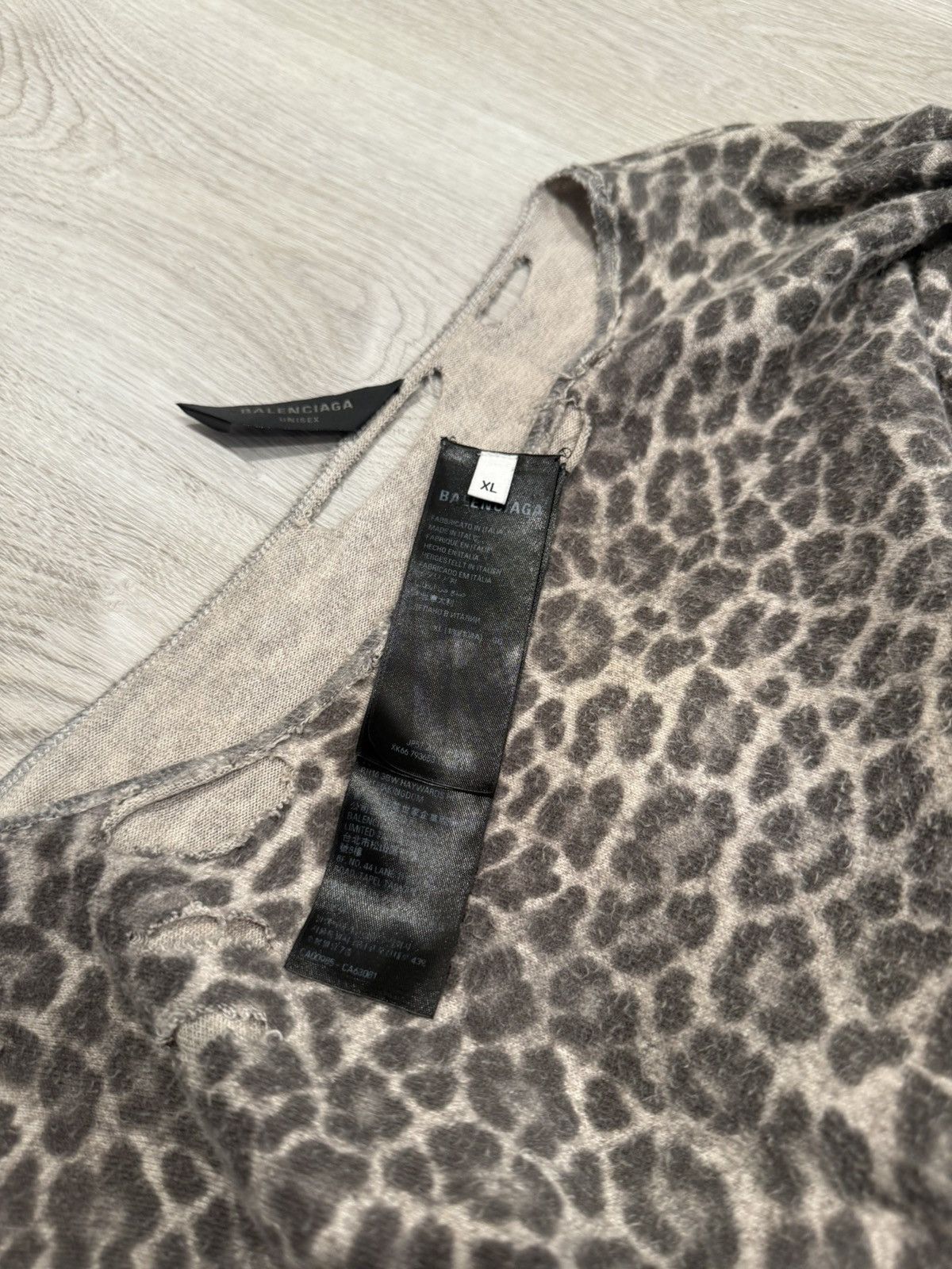 Balenciaga f/w 2024 distressed leopard sweater!! Size US S / EU 44-46 / 1 - 7 Thumbnail