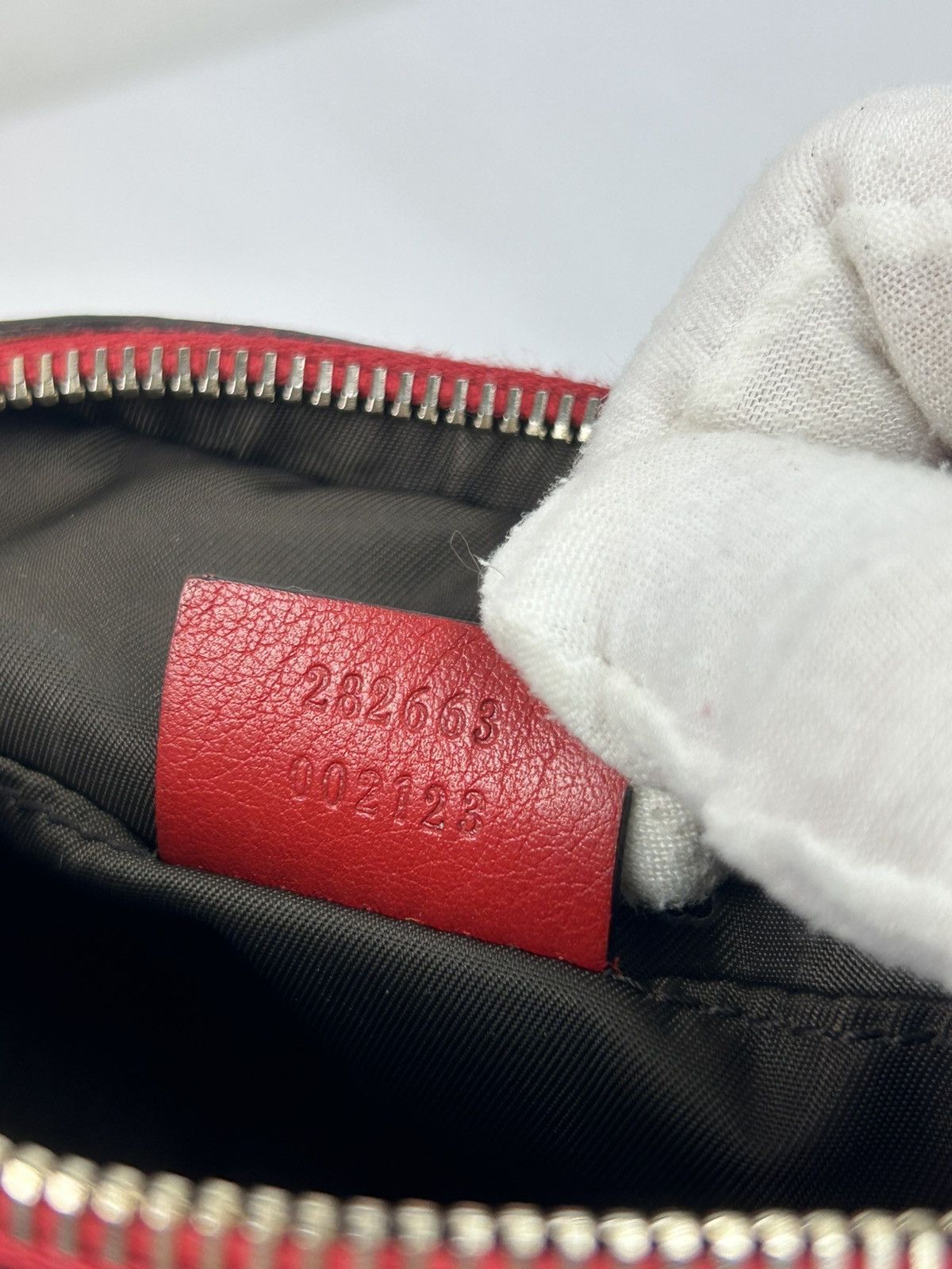 Gucci Gucci GG Canvas Monogram Cosmetic Bag Size ONE SIZE - 6 Thumbnail